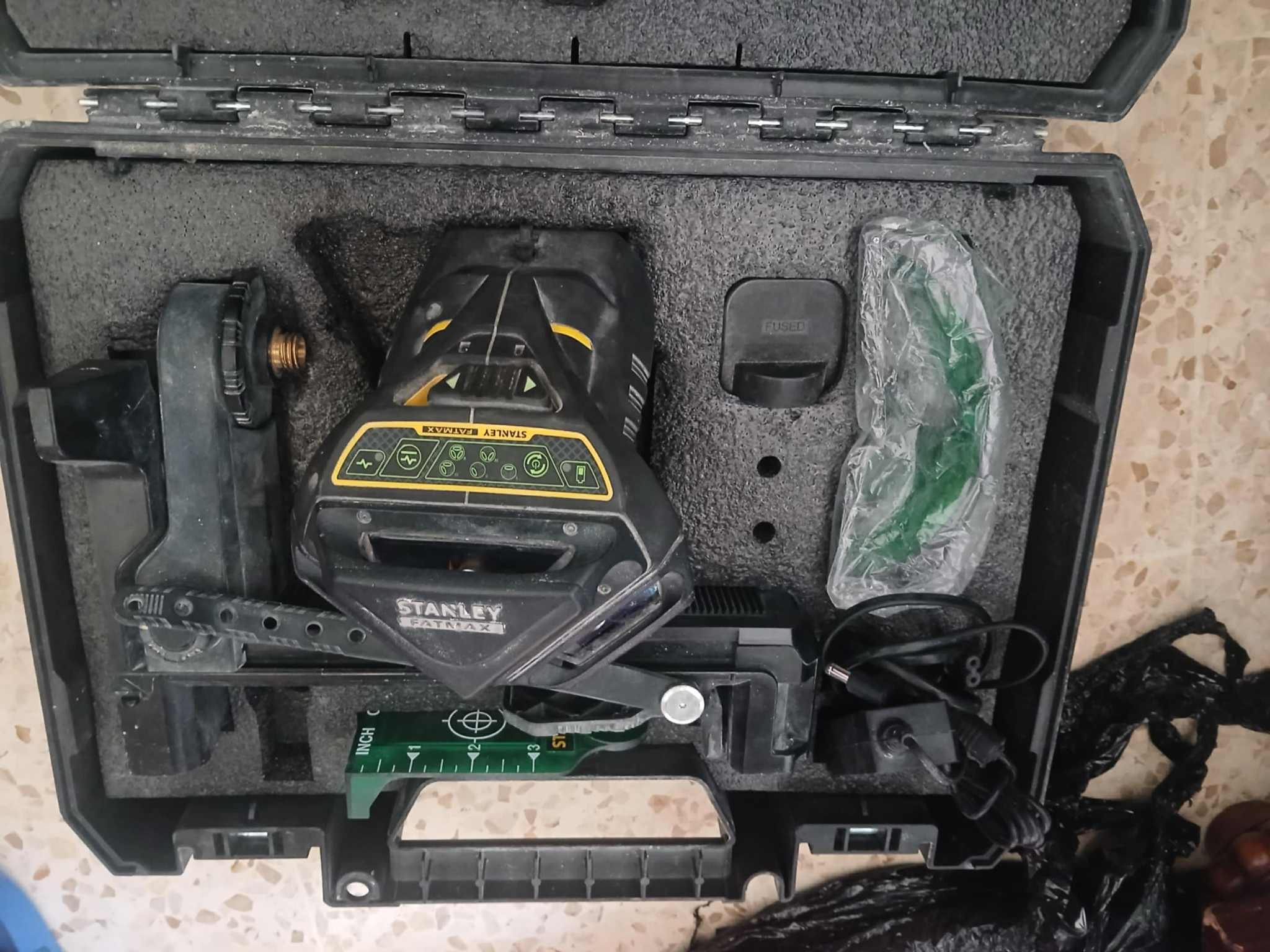 Bizerte Nord Cite Ain Mariem Outils electriques Autre Lot outils hilti et bosch et stanley importe