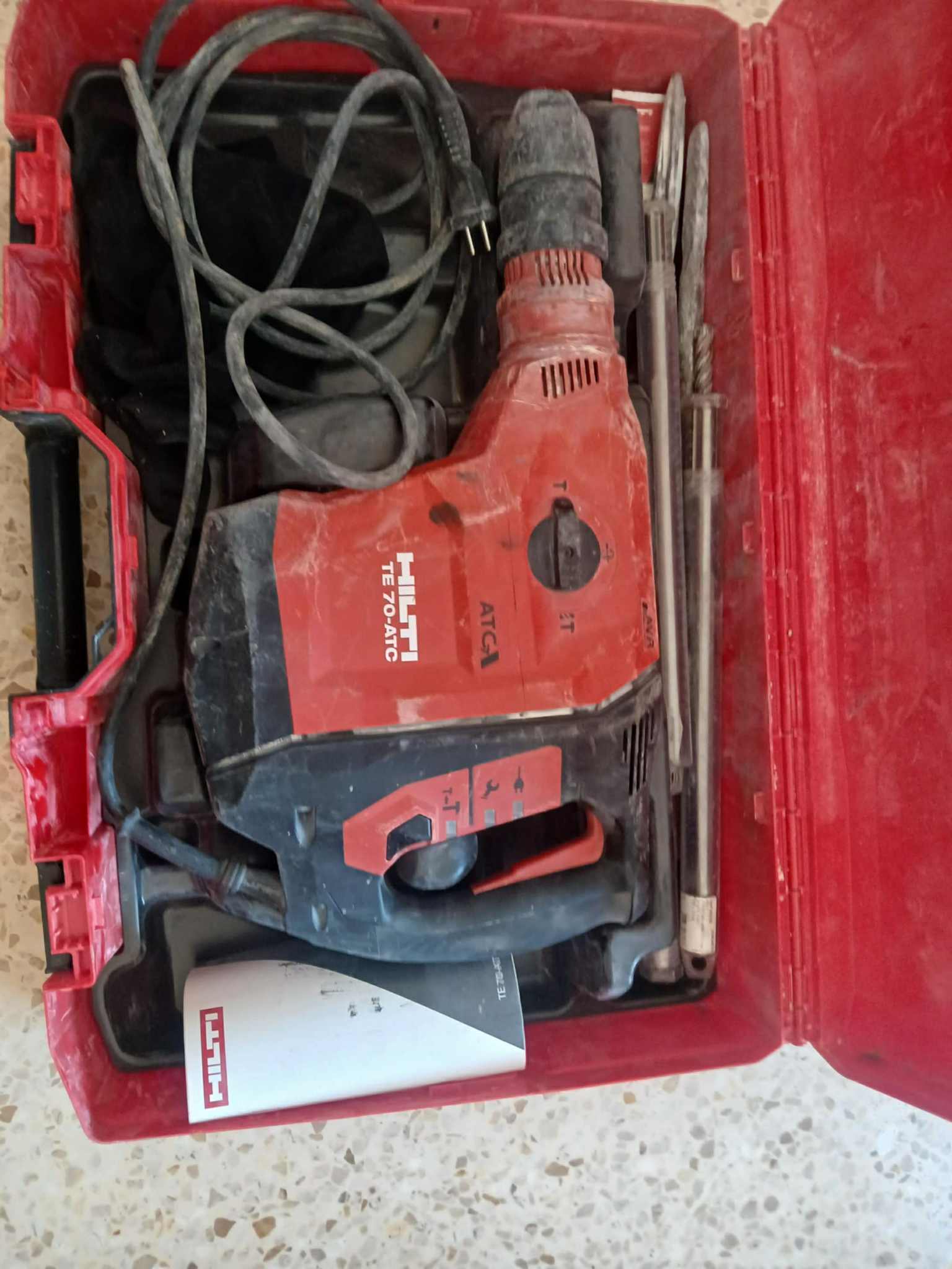 Bizerte Nord Cite Ain Mariem Outils electriques Autre Lot outils hilti et bosch et stanley importe