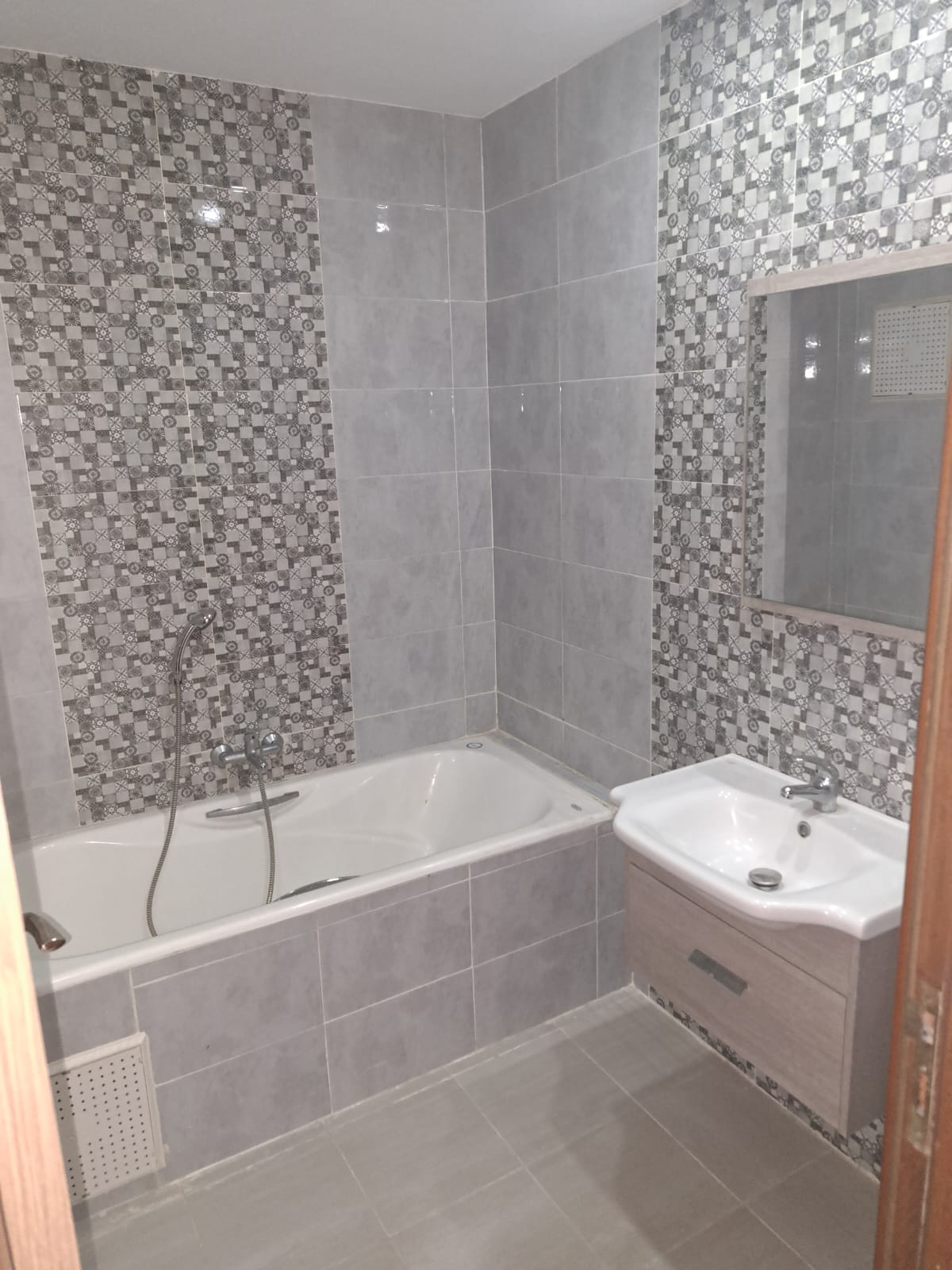 Hammam Chatt Borj Cedria Location Appart. 2 pices Superbe s2 residence avec ascenseur