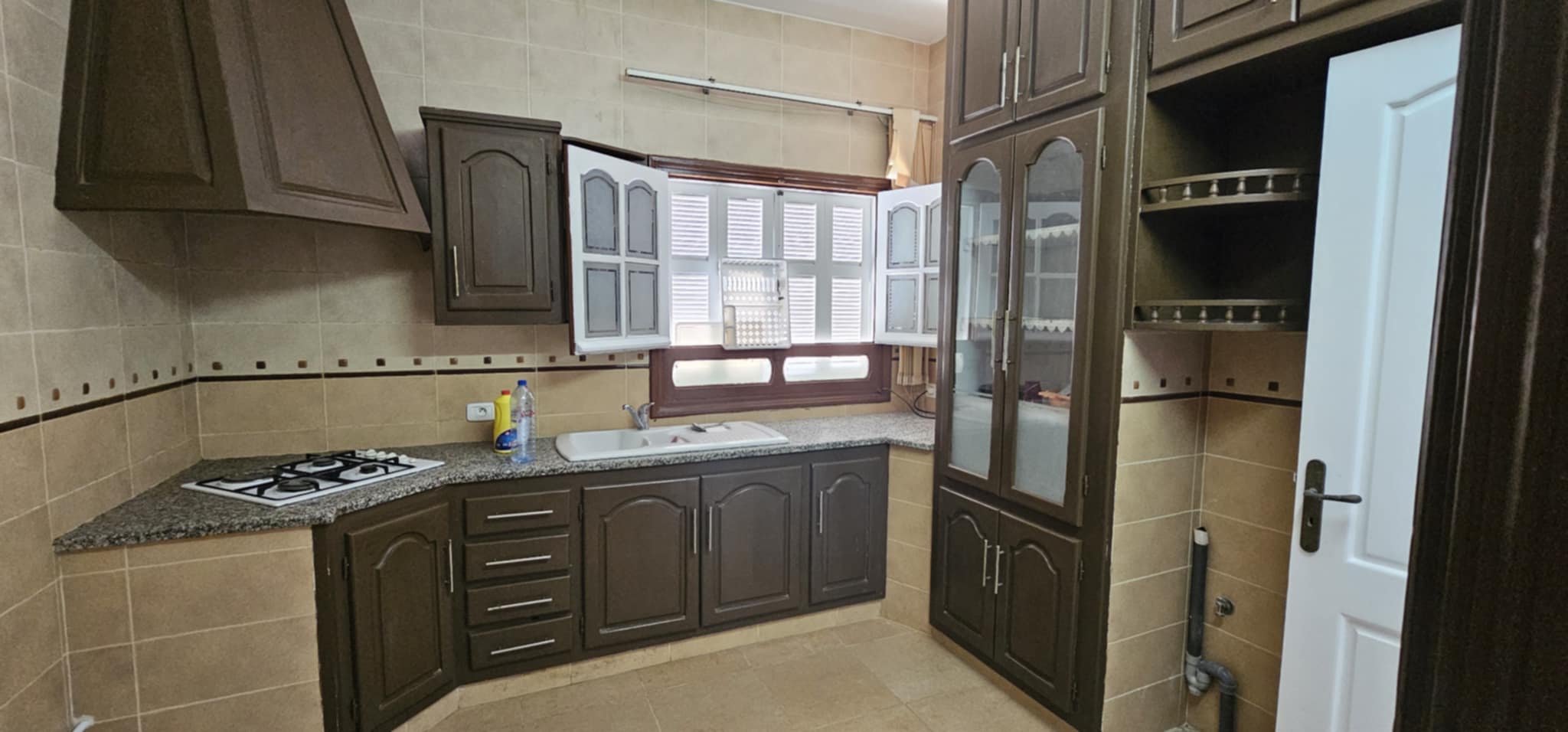Sfax Ville El Bousten Location Appart. 3 pices App 3pices avec prot pour voiture