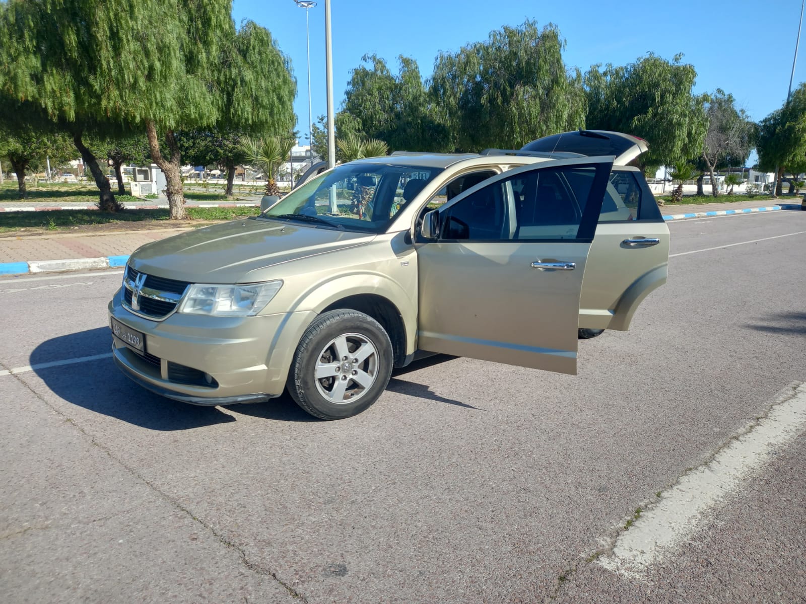 Ain Zaghouan Ain Zaghouan Autre Marque Autre Modle Karhba dodge jurney 2011 11cv essens