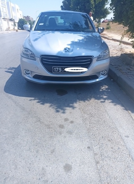 Ariana Ville El Menzah 7 Peugeot Autre Modle Peugeot 301 en excellent tat