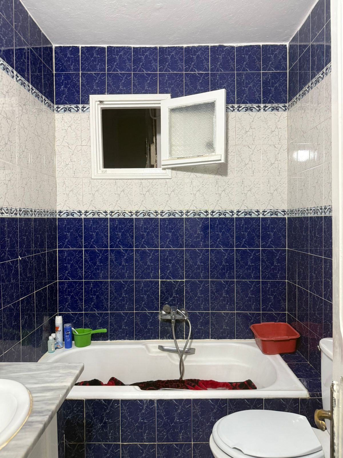 La Marsa El Aouina Location Appart. 3 pices tage de villa  laouina   rue khaled iben walid