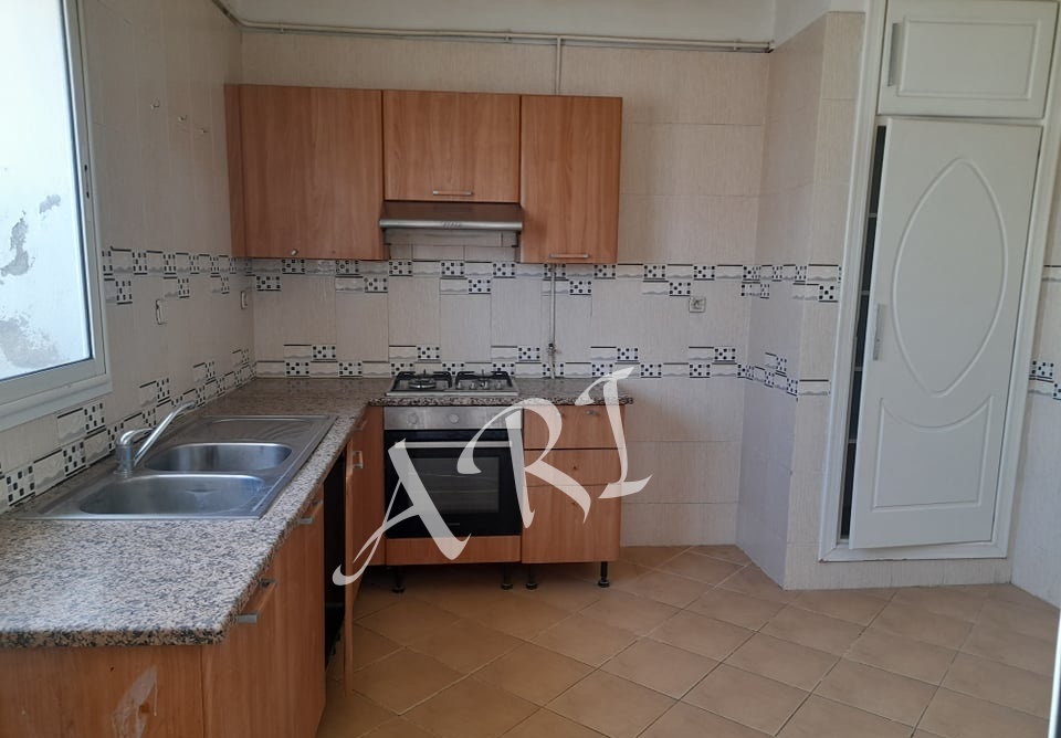 La Marsa El Aouina Vente Appart. 5 pices+ Appt s plus 4  cit el wahat