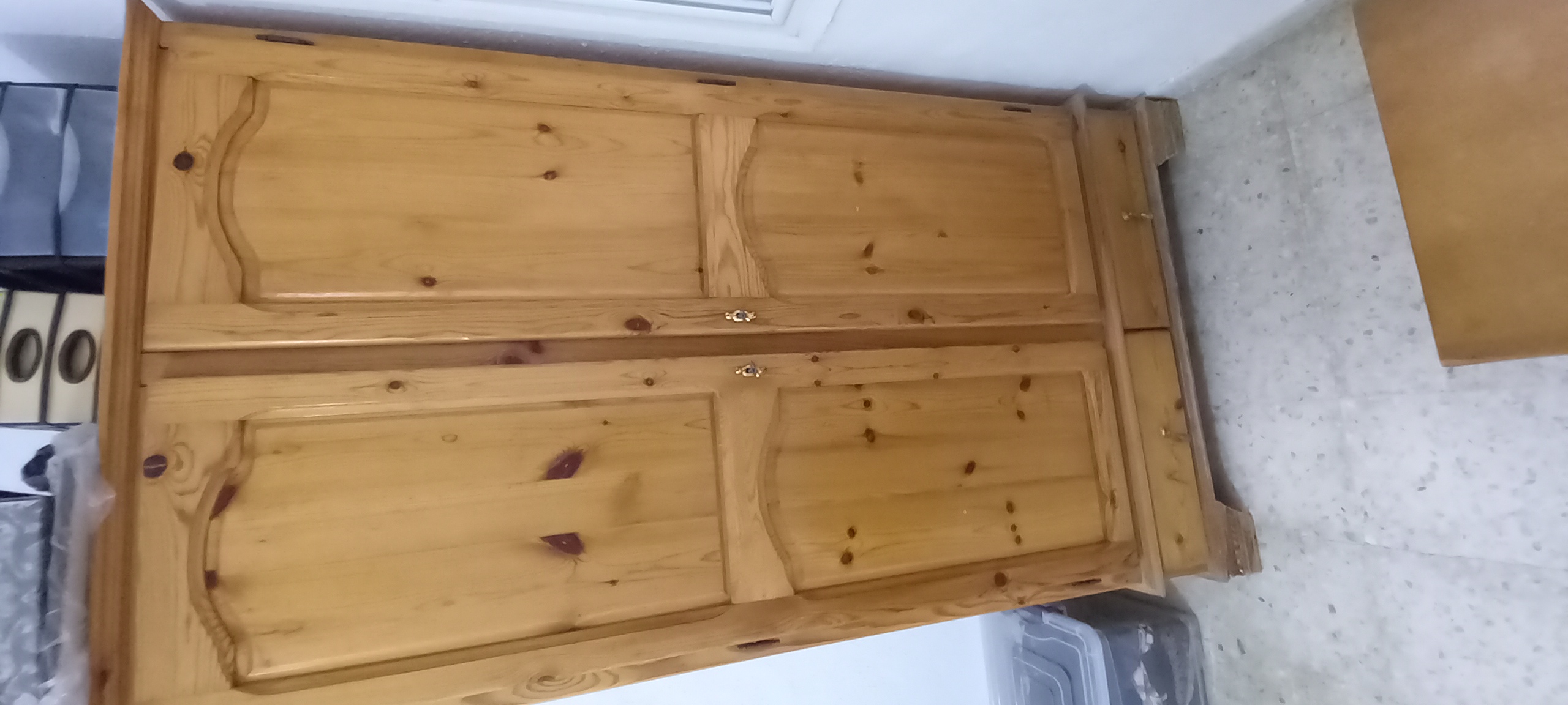 El Menzah El Manar 1 Chambres  coucher Lits Lit table de nuit et armoire