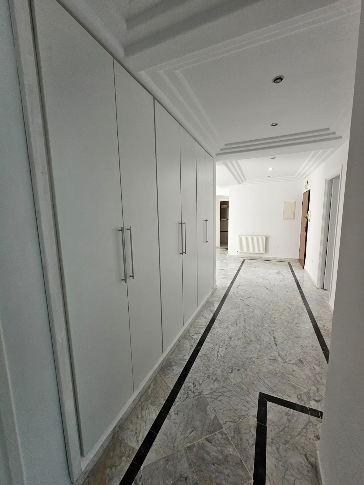 Ain Zaghouan Ain Zaghouan Location Appart. 4 pices S plus trois zone villa  ain zaghouan