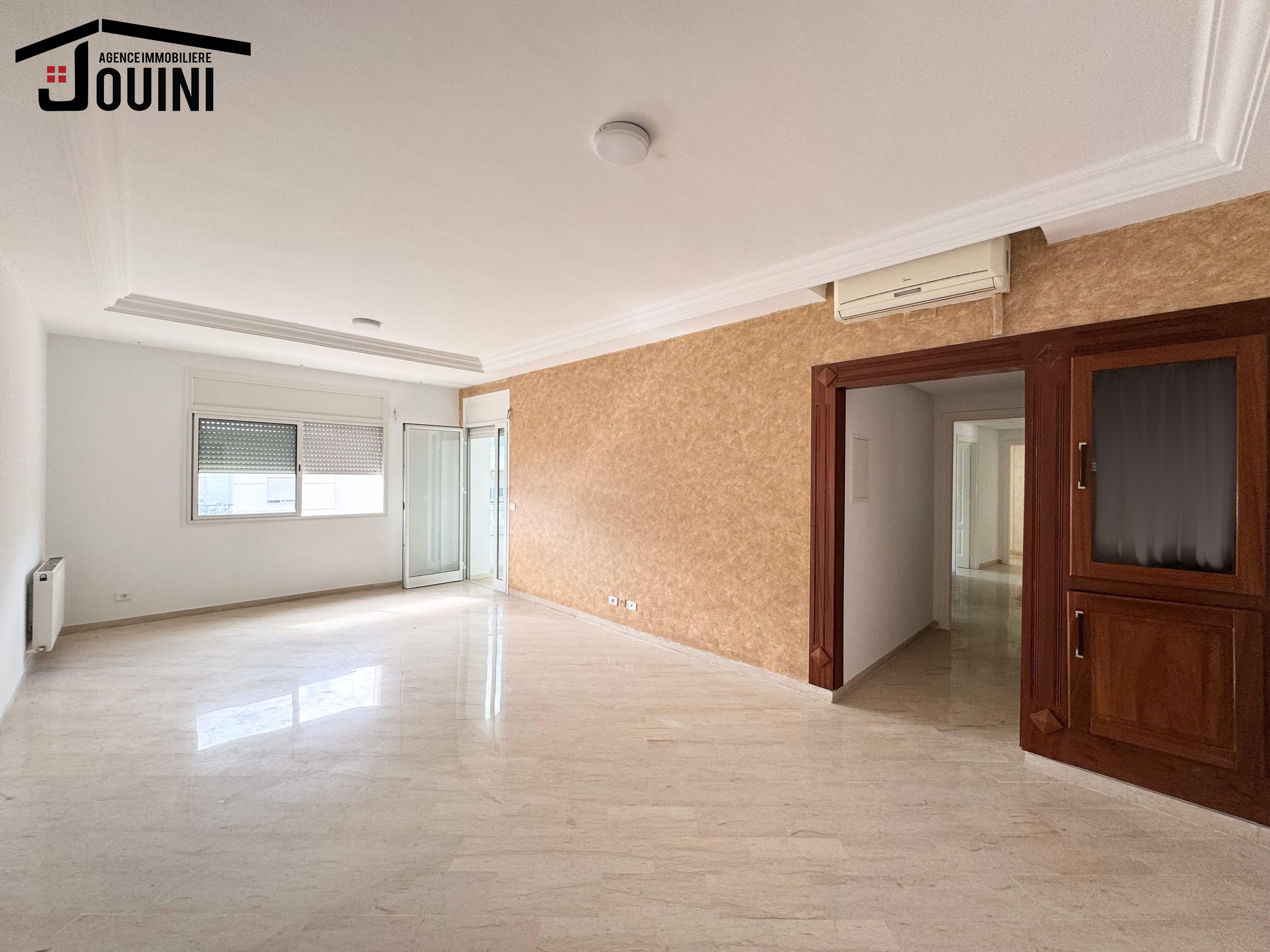 La Marsa El Aouina Vente Appart. 5 pices+ Appartement s4  el wahat aouina