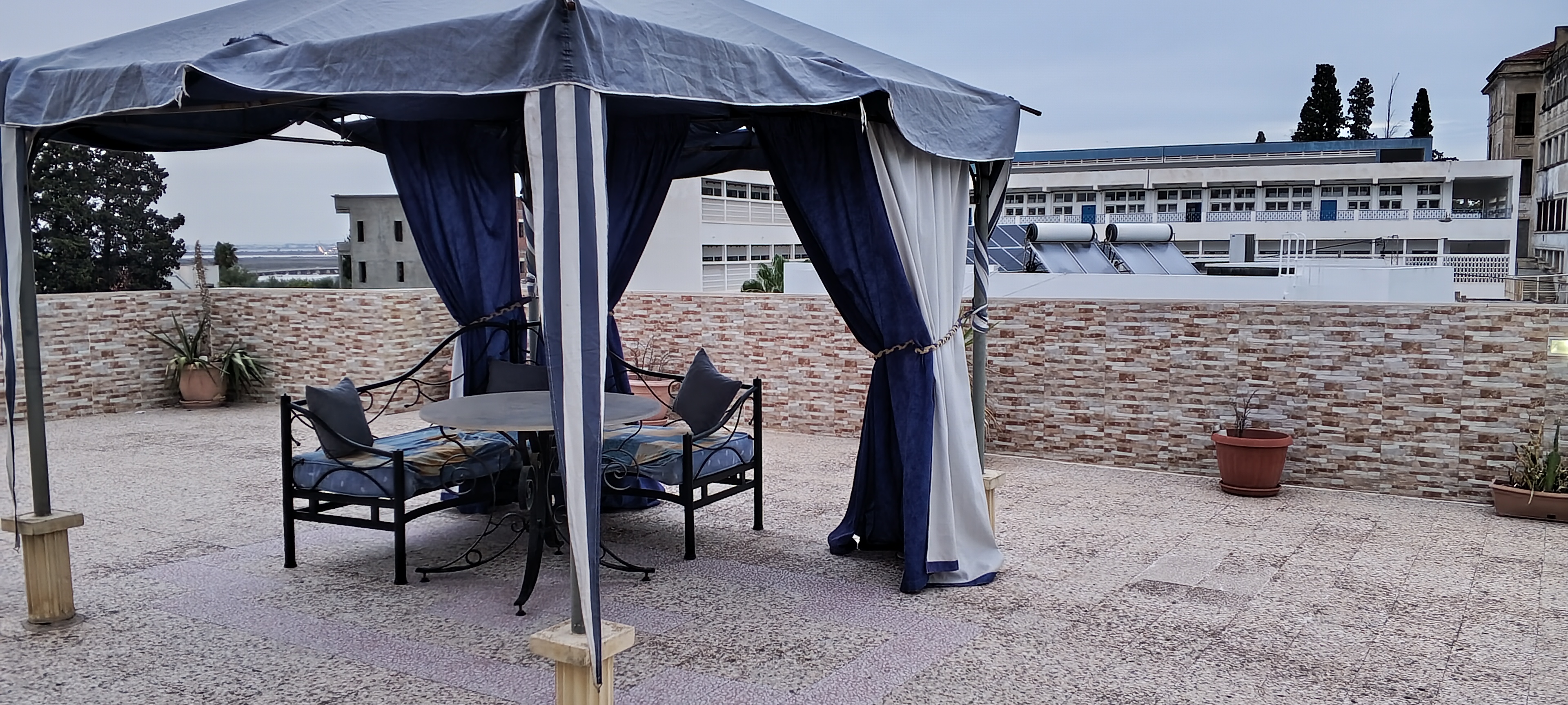 Rades Rades Mongil Location Maisons Une grande maison richement meuble