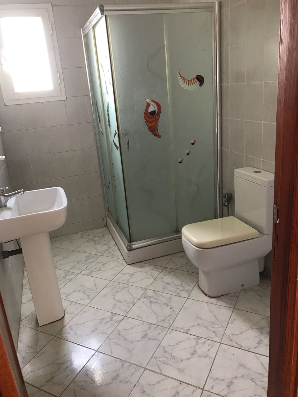 La Soukra Borj Louzir Location Appart. 3 pices Appartement salon deux chambres et terrasse