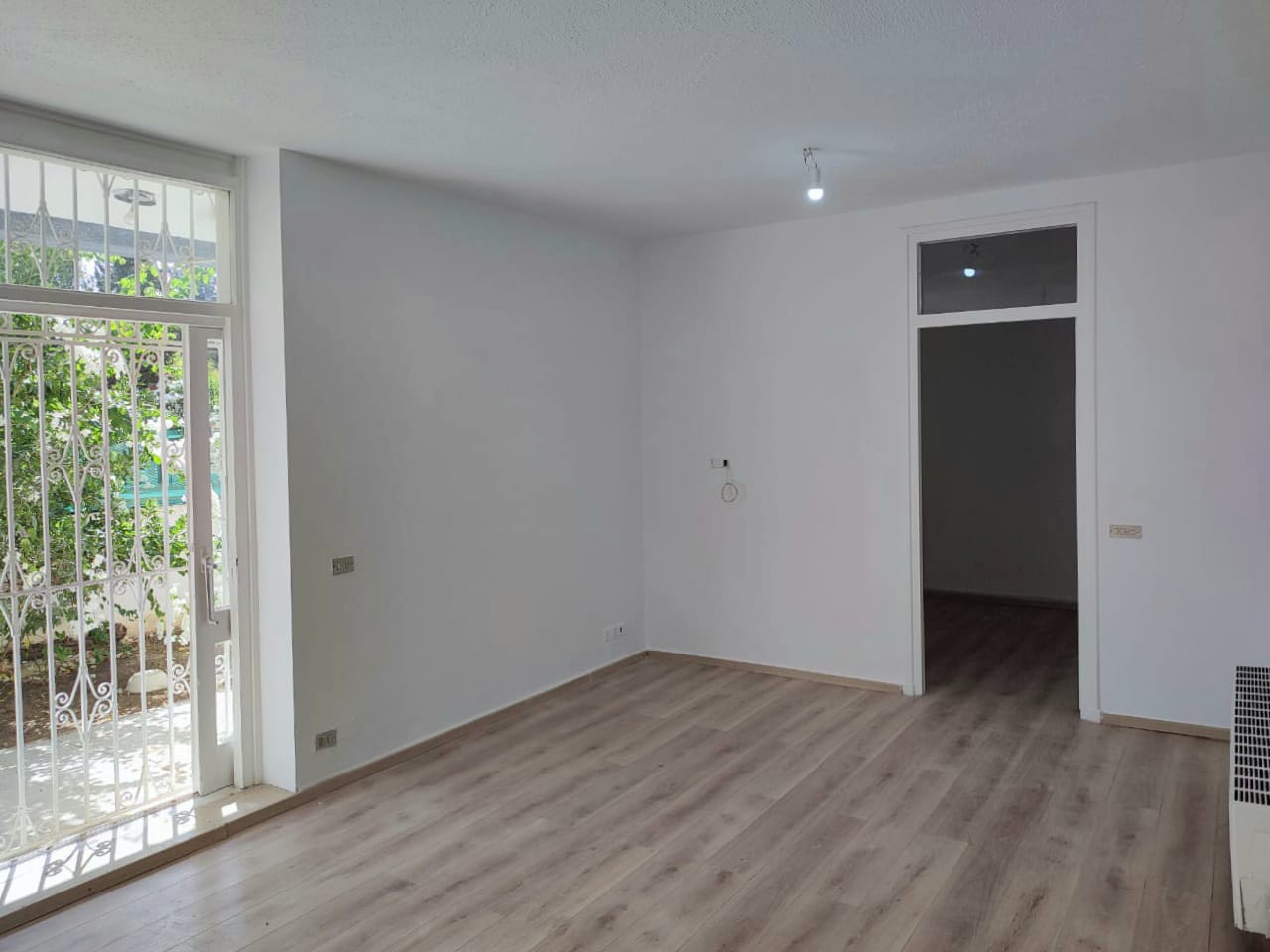 El Menzah Cite El Mahrajene Location Appart. 4 pices Appartement s3 rdc avec jardin
