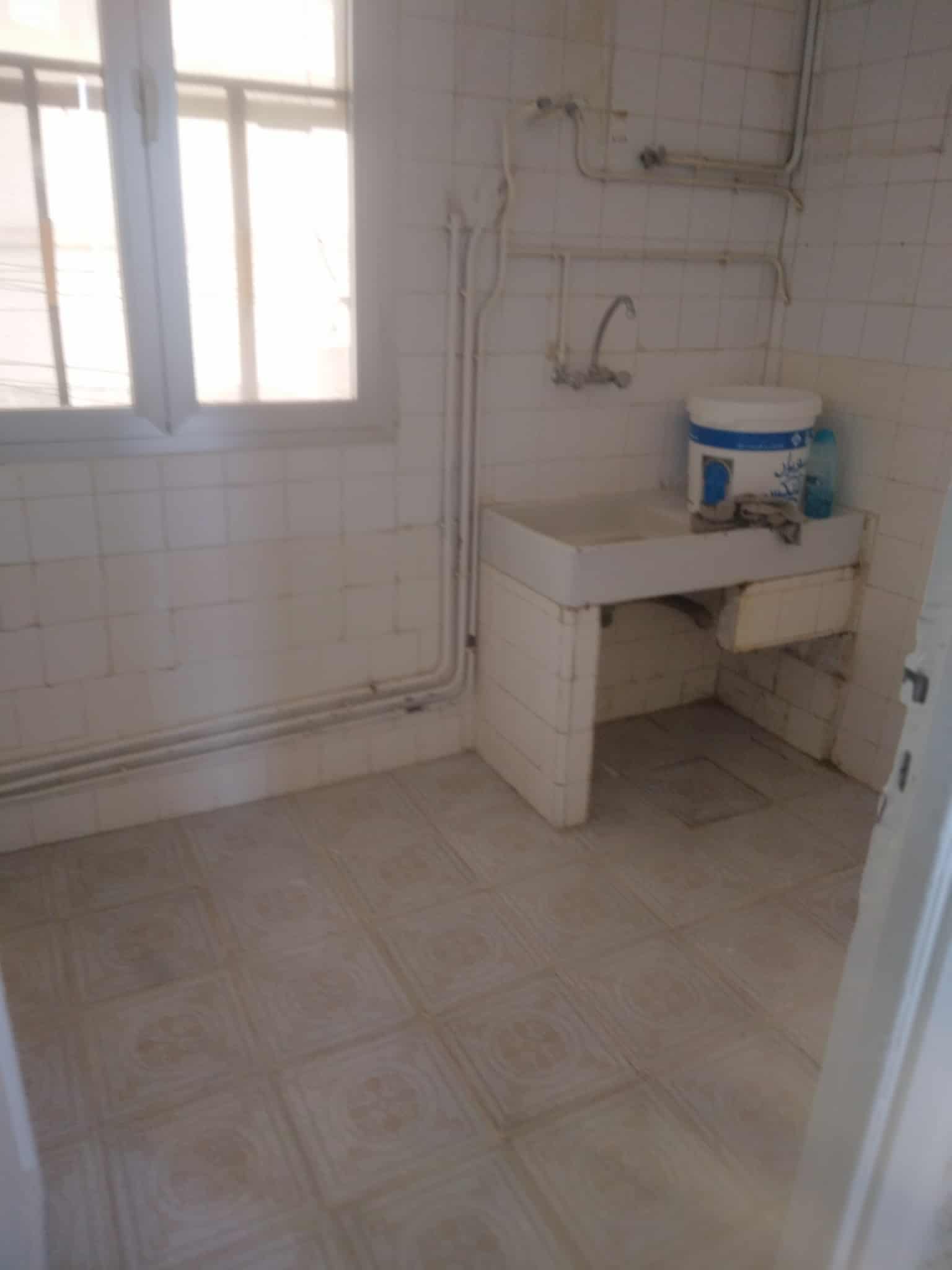 Bab Bhar Bab Bhar Location Appart. 2 pices Appt hall 3 trs propre prs rue de rome
