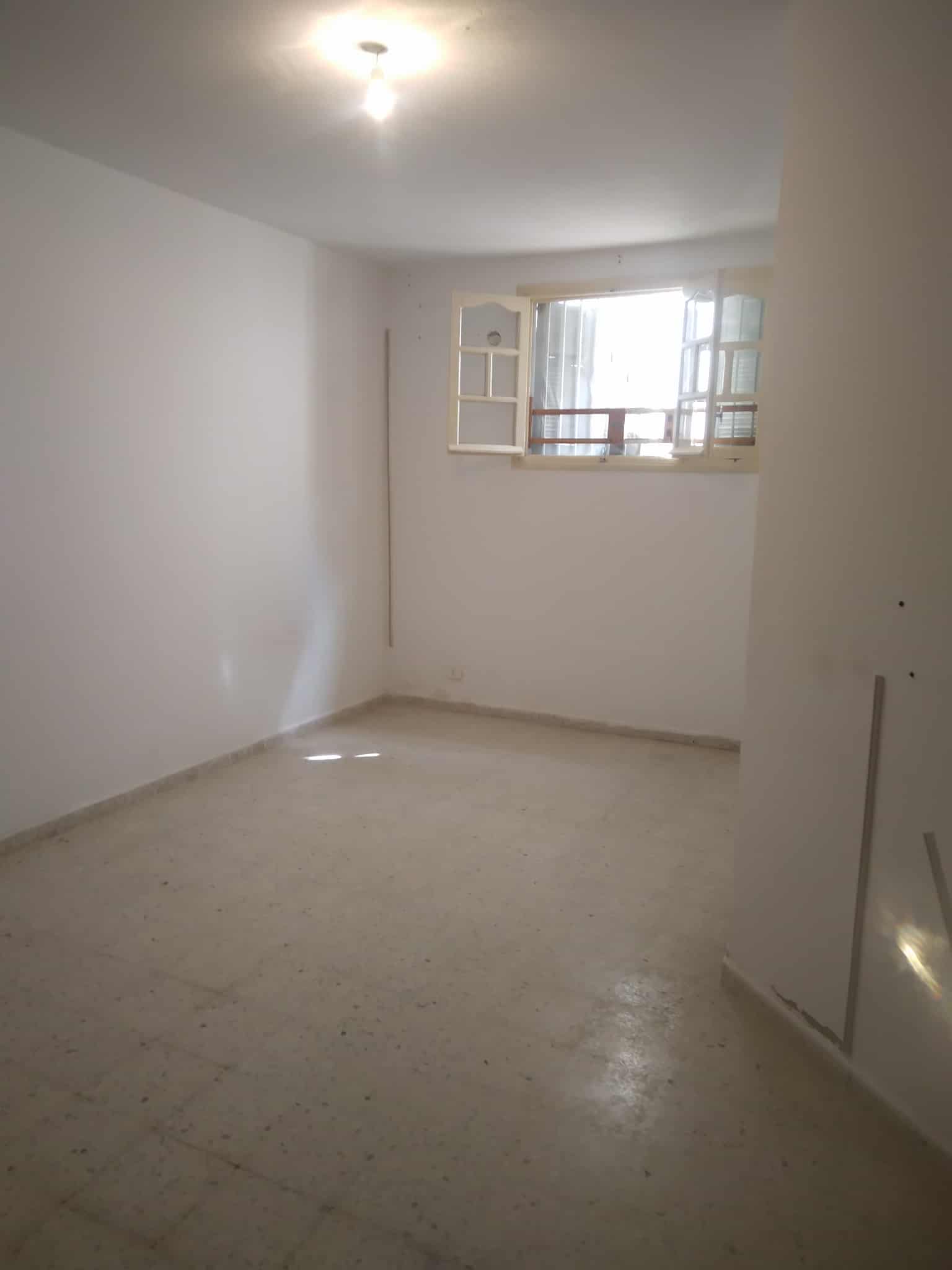 Carthage Cartage Byrsa Location Appart. 2 pices Studio s1 pres ambassade de cameroun couple marie
