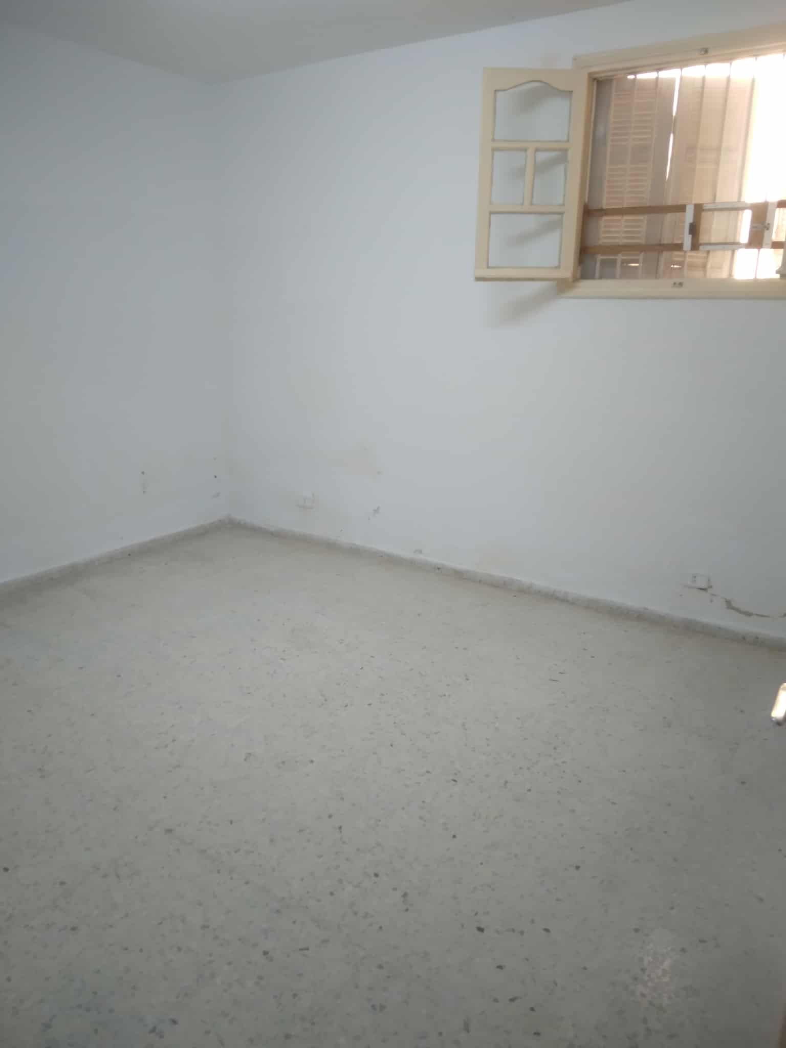 Carthage Cartage Byrsa Location Appart. 2 pices Studio s1 pres ambassade de cameroun couple marie