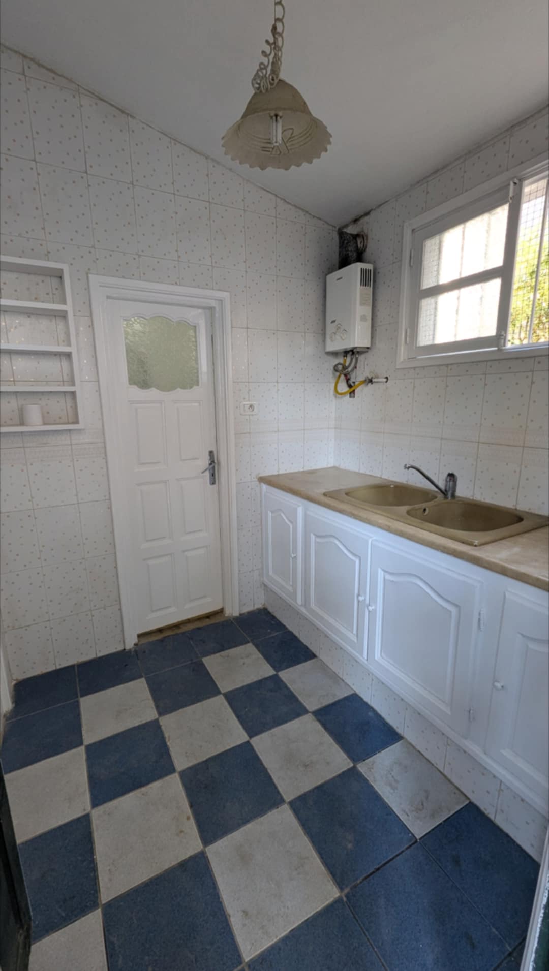 La Marsa Cite Essalama Location Maisons S0 au rez de chausse  l'aouina