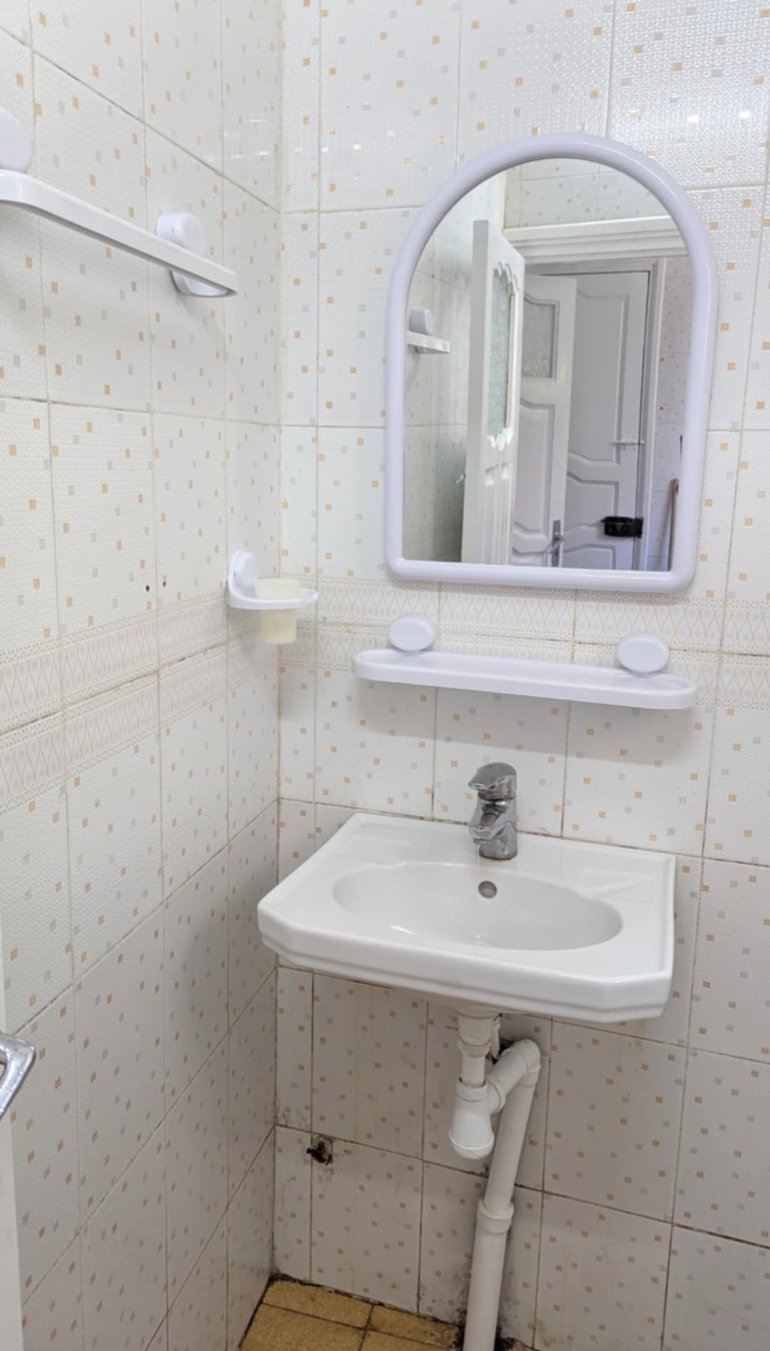 La Marsa Cite Essalama Location Maisons S0 au rez de chausse  l'aouina