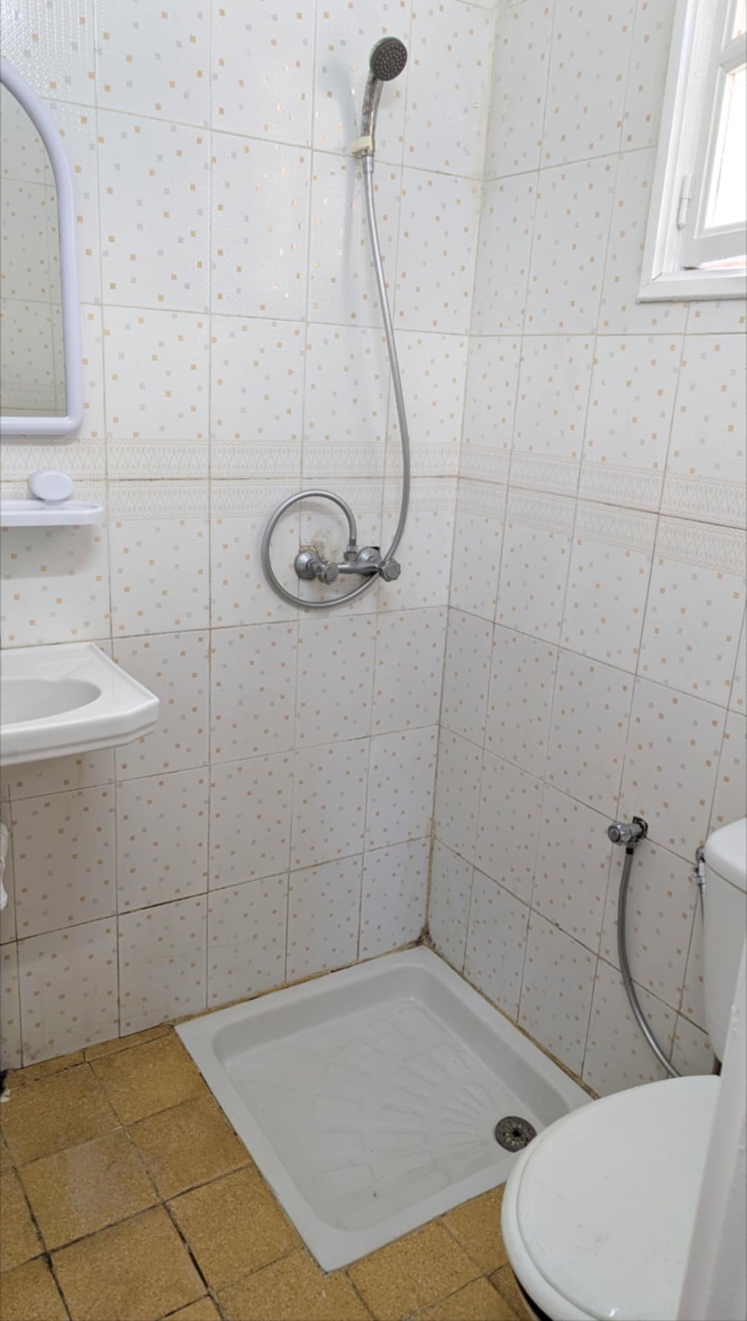 La Marsa Cite Essalama Location Maisons S0 au rez de chausse  l'aouina