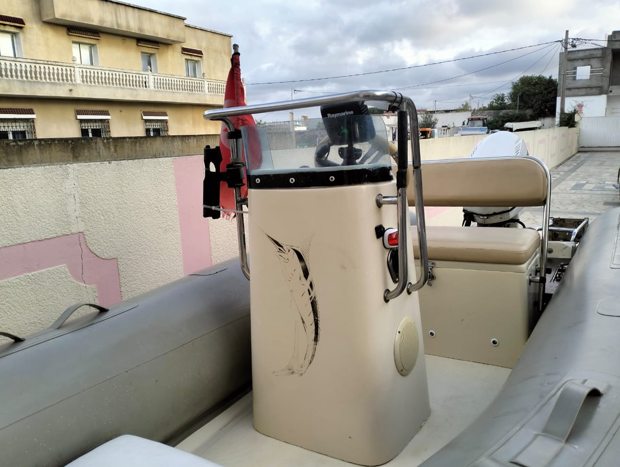 Ain Zaghouan Ain Zaghouan Bateaux  moteurs Semi-rigide Bateau semi rigide espadon avec moteur evinrude