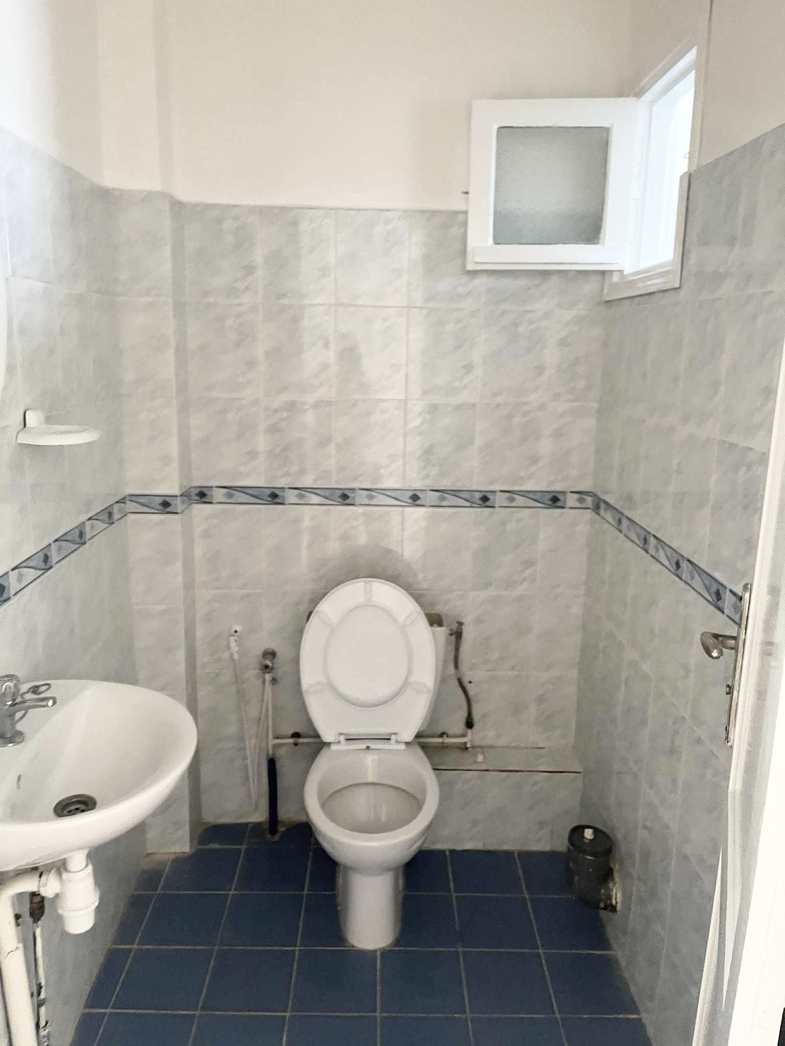 Raoued Ariana Essoughra Location Appart. 3 pices Appartement au 2eme etage a cite sahafa