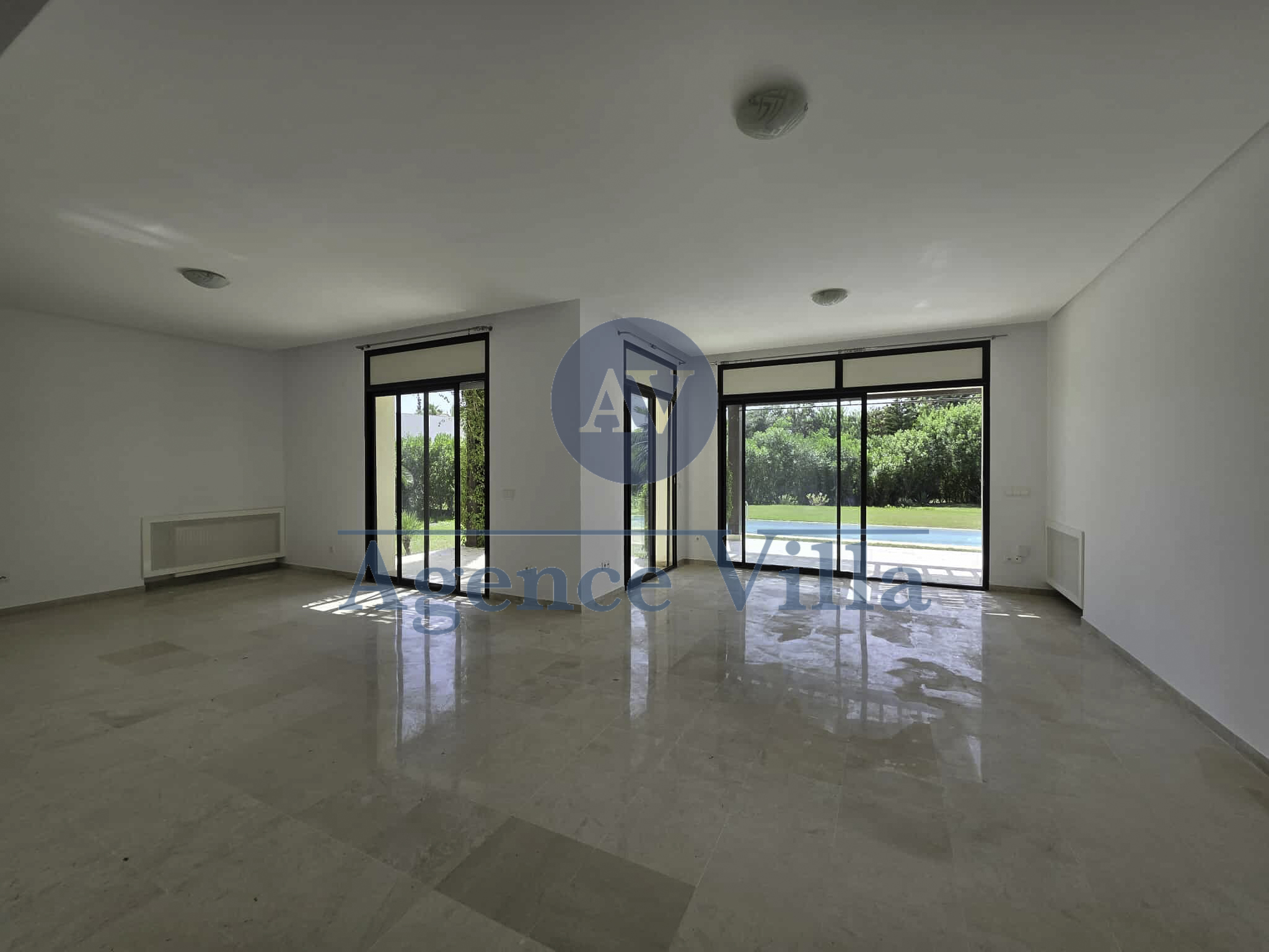 La Marsa Gammart Location Maisons Une villa s4  gammarth avec grand jardin