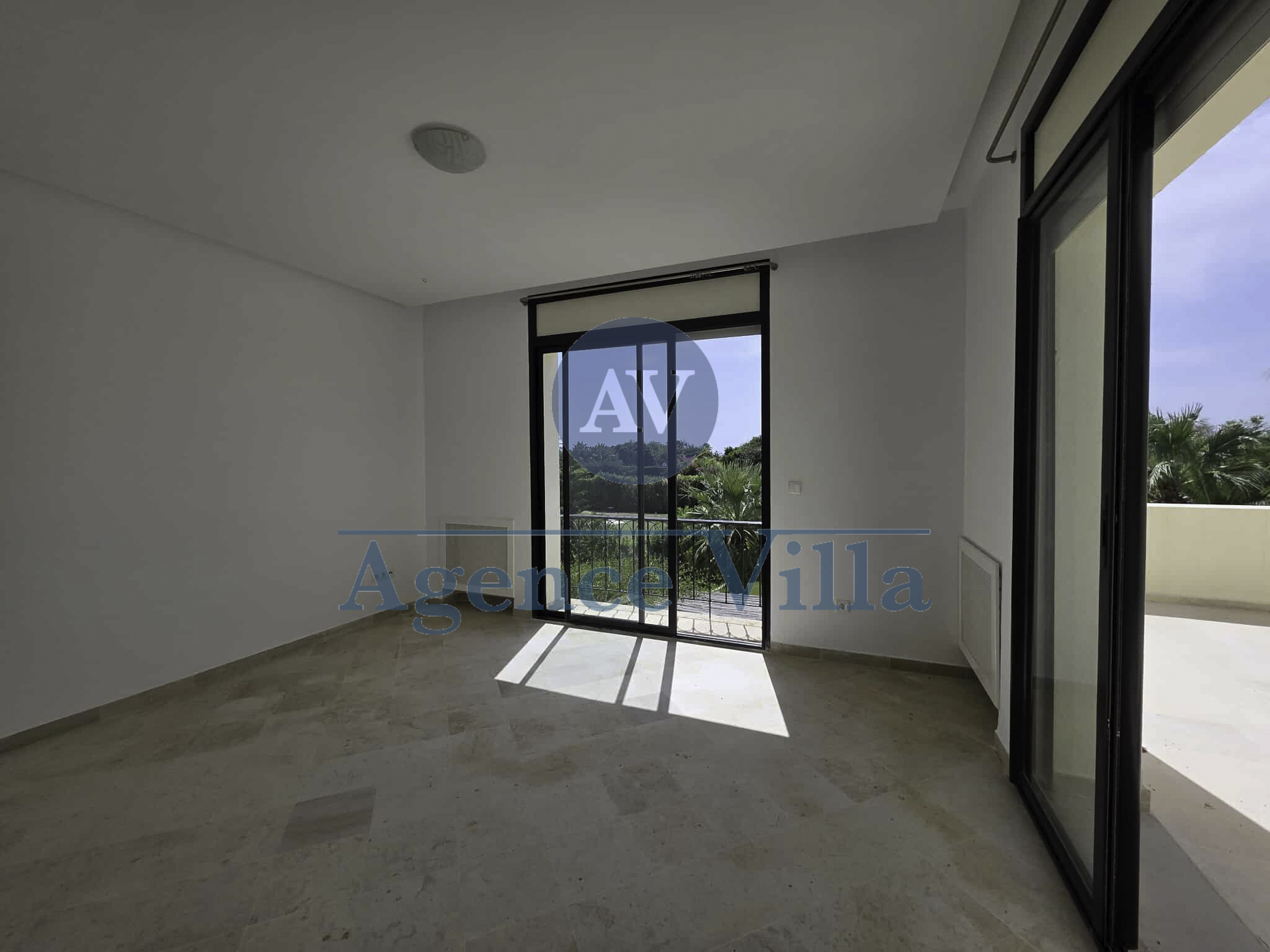La Marsa Gammart Location Maisons Une villa s4  gammarth avec grand jardin