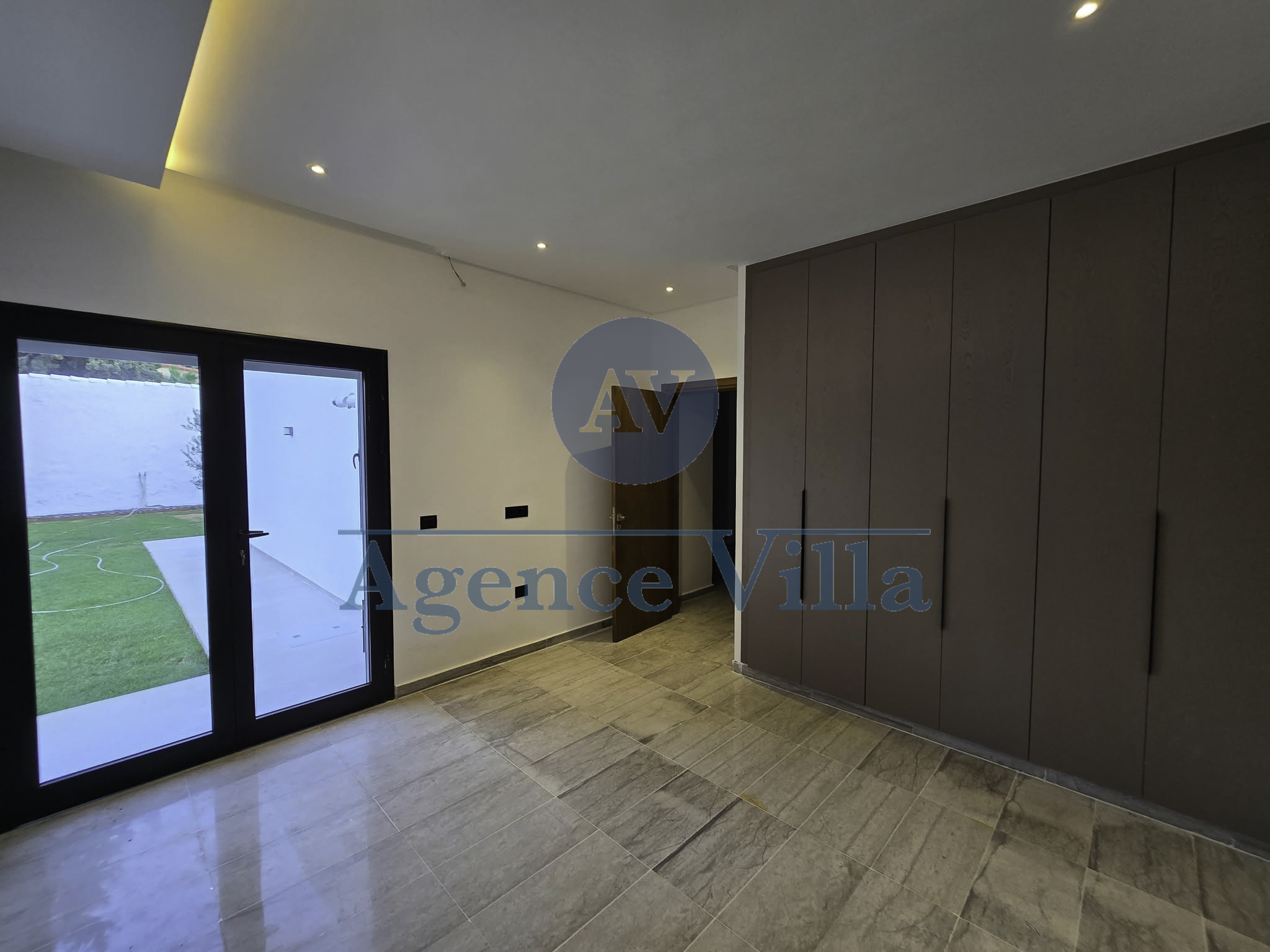 La Soukra La Soukra Location Maisons Une villa s4 avec piscine et jardin  la soukra