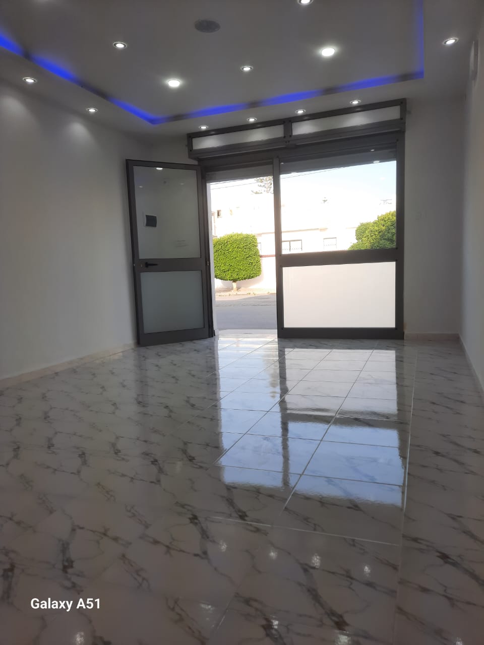 Hammam Chatt Hammam Chatt Bureaux & Commerces Grance libre Excellent local commercial 32m2