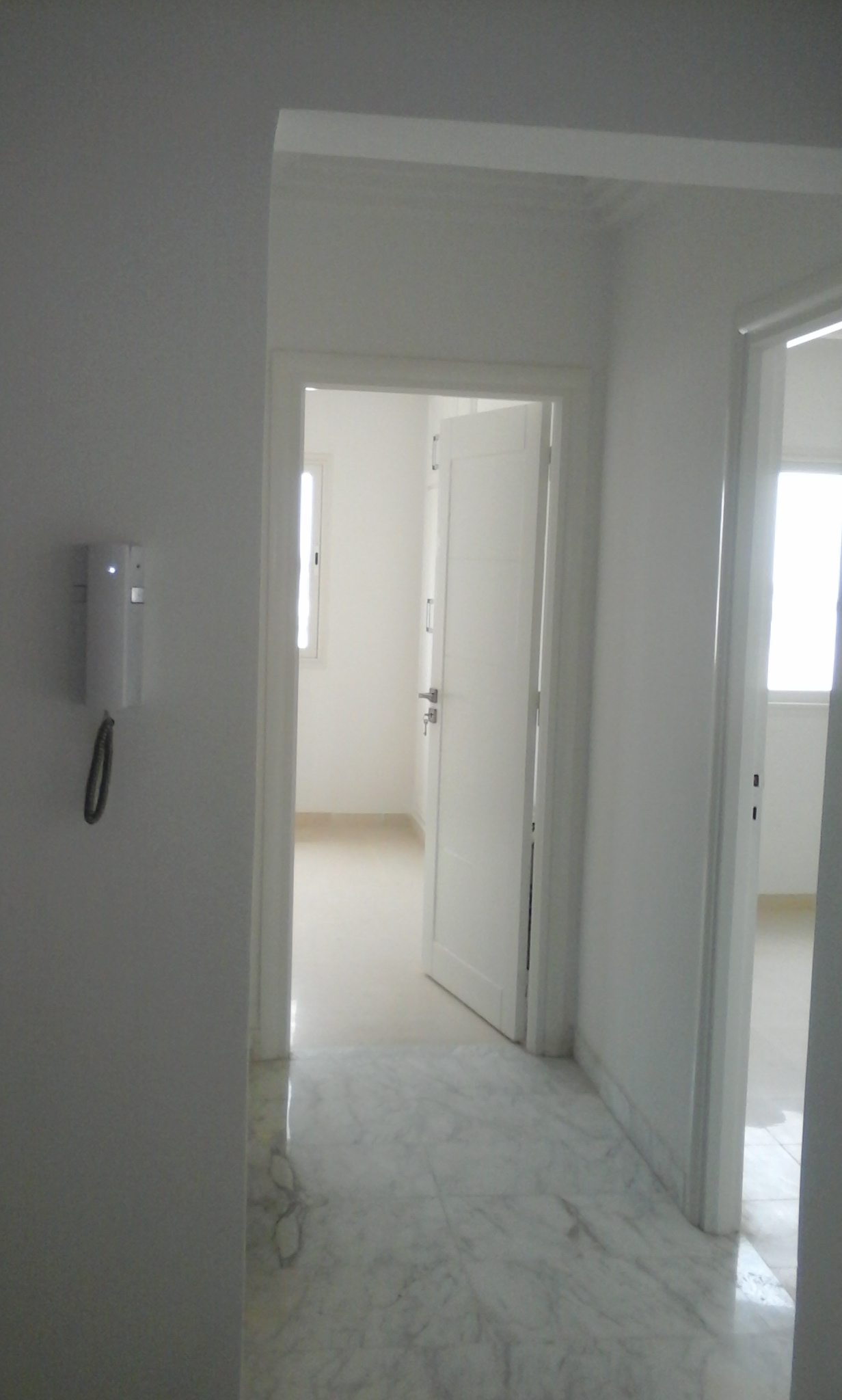 La Soukra La Soukra Location Appart. 3 pices S  2 haut la soukra disponible 1 er octobre