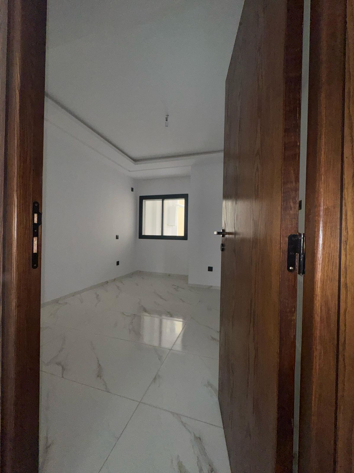 La Marsa El Aouina Location Appart. 2 pices Apprt splus 1  lwahat