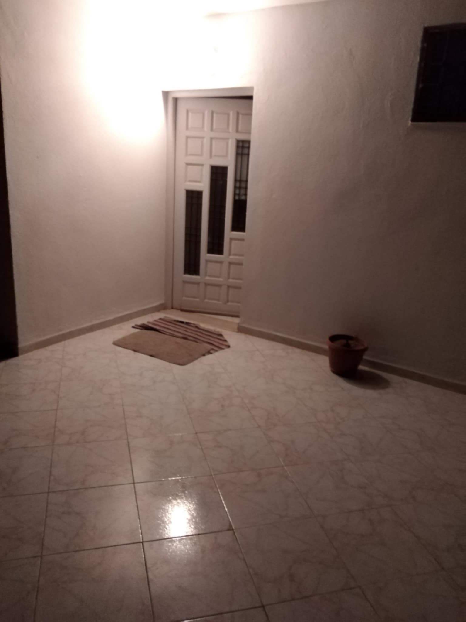 Mannouba La Mannouba Location Appart. 2 pices Pour une jeune fille ou femme sans enfants