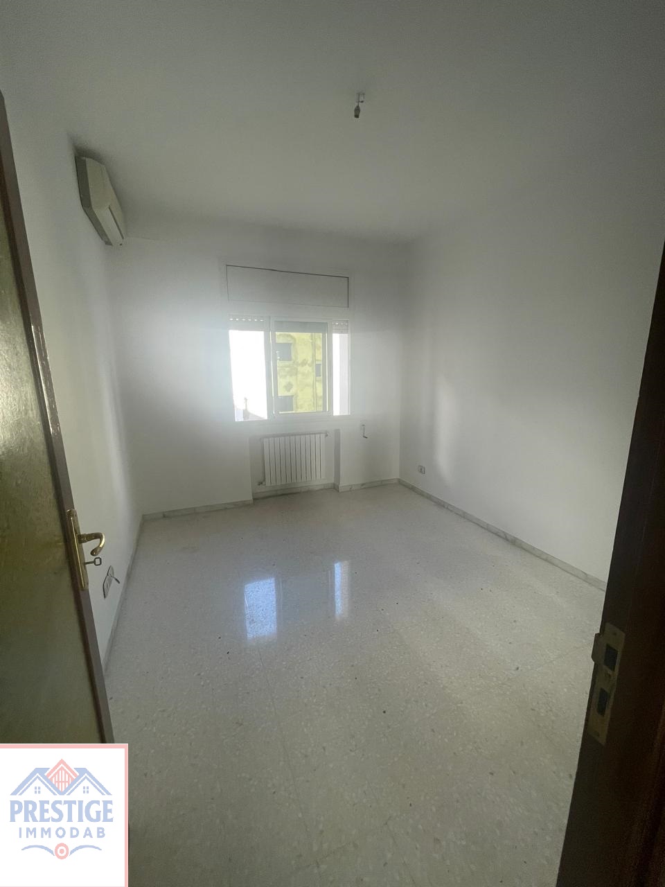 La Marsa&nbsp;Berge Du Lac&nbsp;Location&nbsp;Appart. 2 pi�ces&nbsp;Lac 1  s2 avec ascenseur habitation ou bureaux