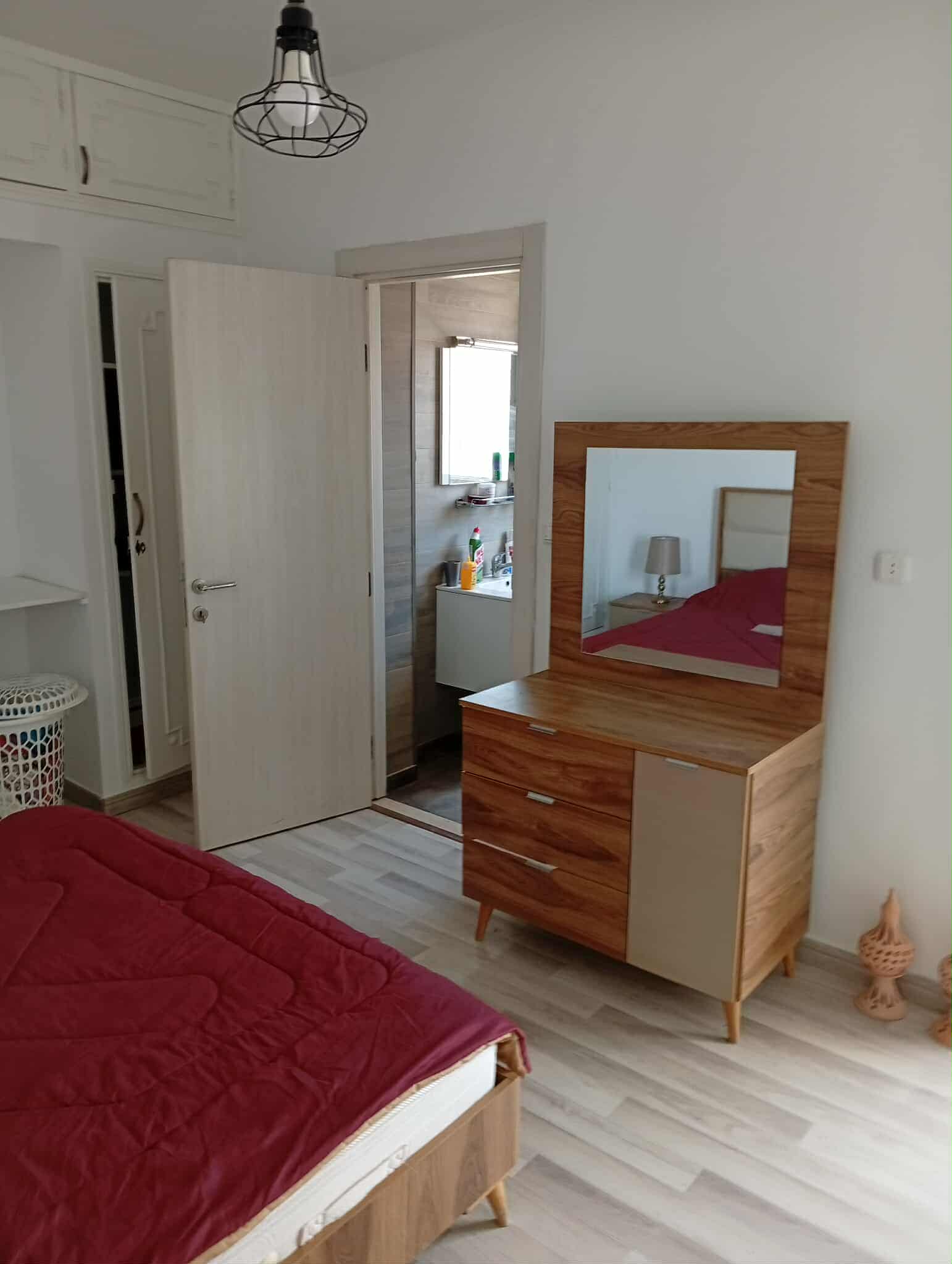 Cite El Khadra Cite Jardins Location Appart. 3 pices Etage de villa meubl  alain savary