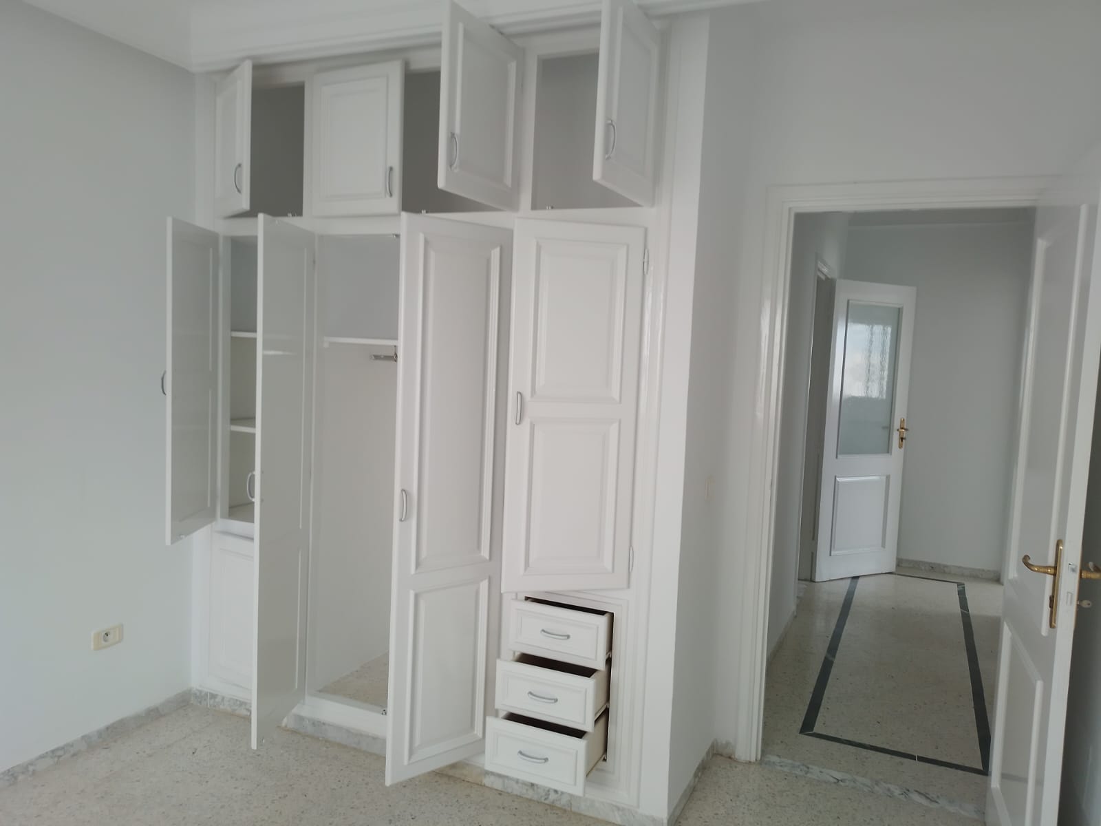 Ariana Ville Cite Ennasr 2 Location Maisons Etage de villa sur les hauteurs d'ennasr 2