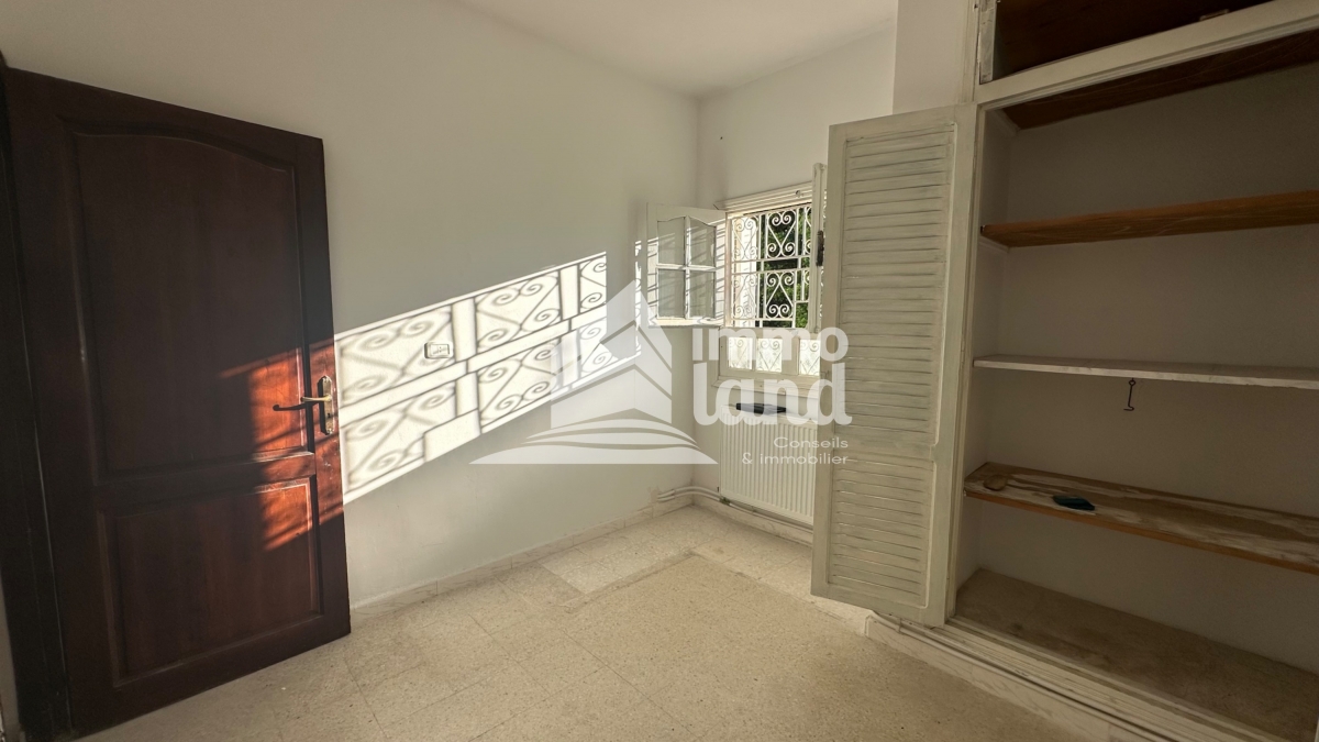 La Marsa Cite Des Juges 2 Location Appart. 3 pices Etage de villa s2  la marsa