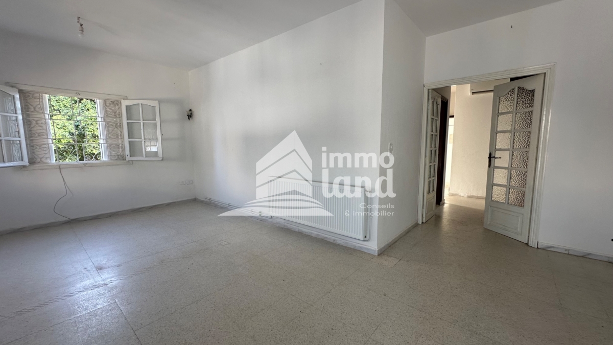 La Marsa Cite Des Juges 2 Location Appart. 3 pices Etage de villa s2  la marsa