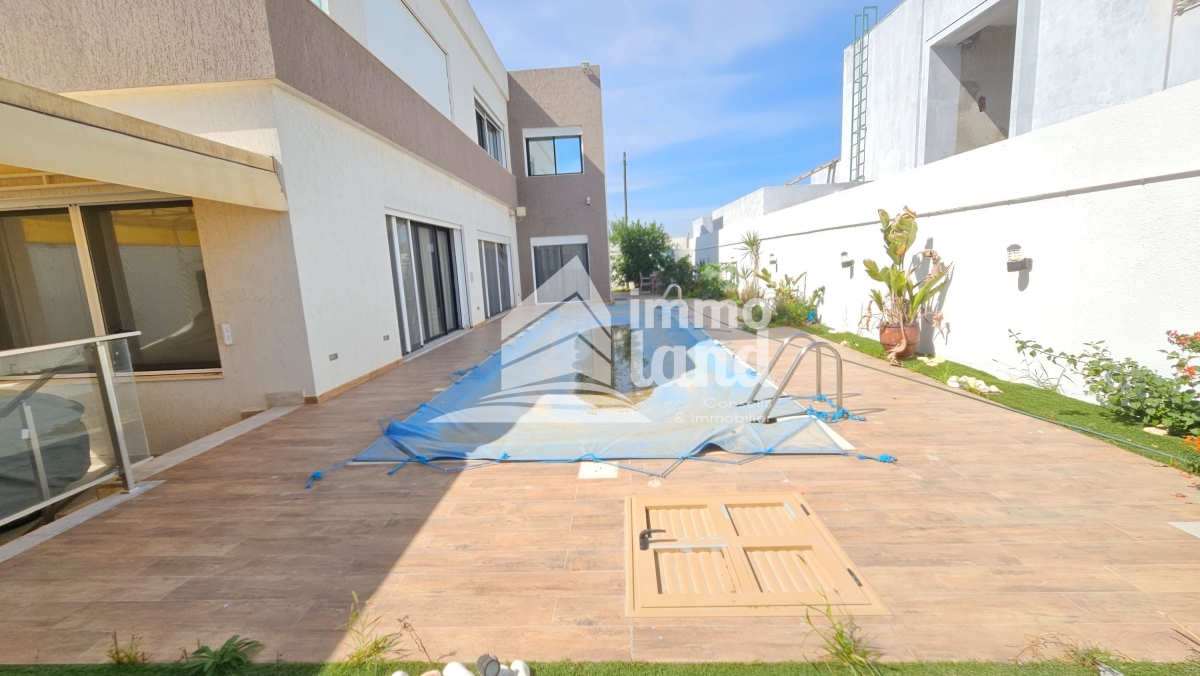La Soukra La Soukra Location Maisons Villa de luxe meubl avec piscine  la soukra