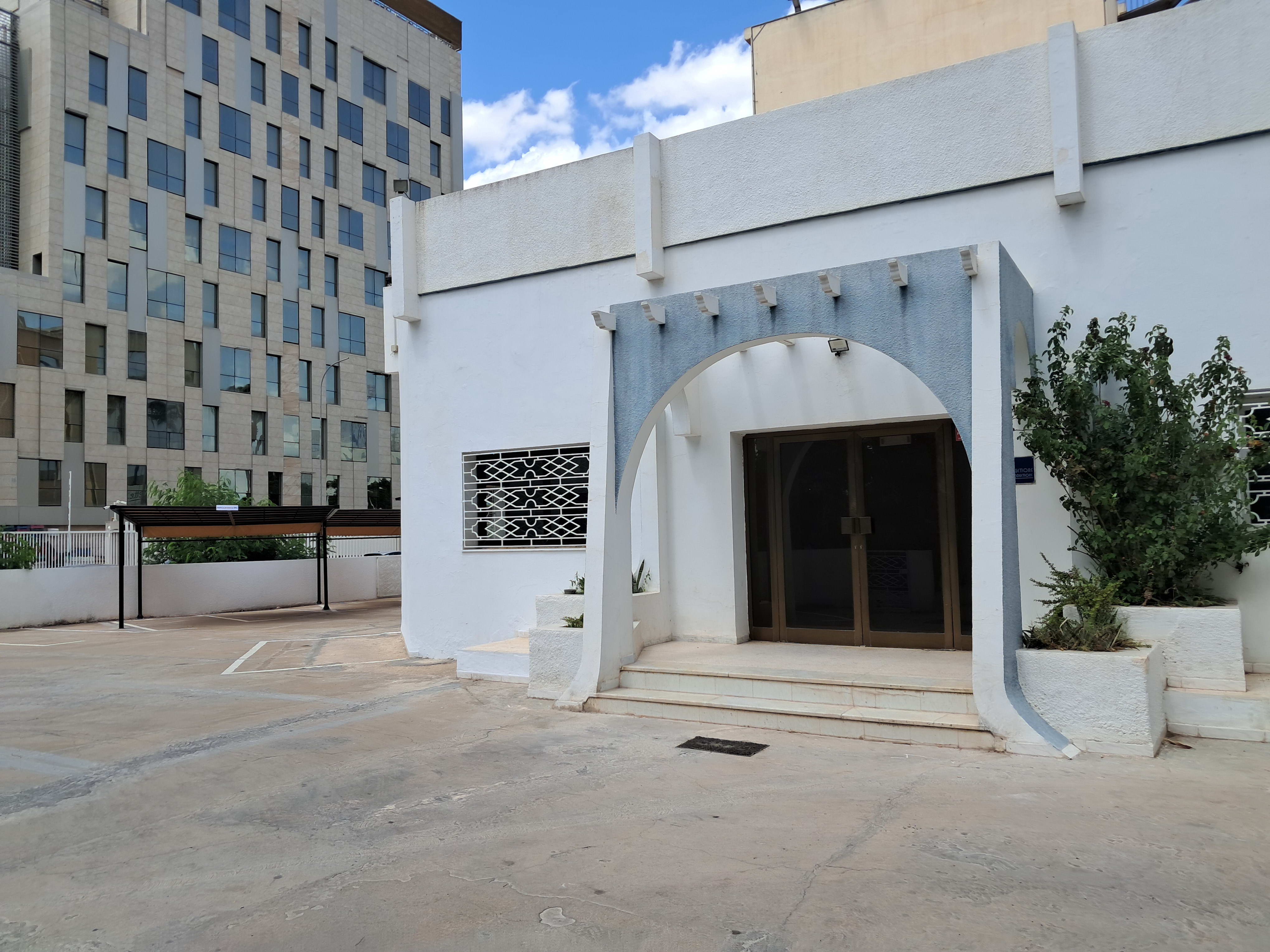 Cite El Khadra Zone urbaine nord Location Appart. 4 pices Appartement    usage bureau   centre urbain nord