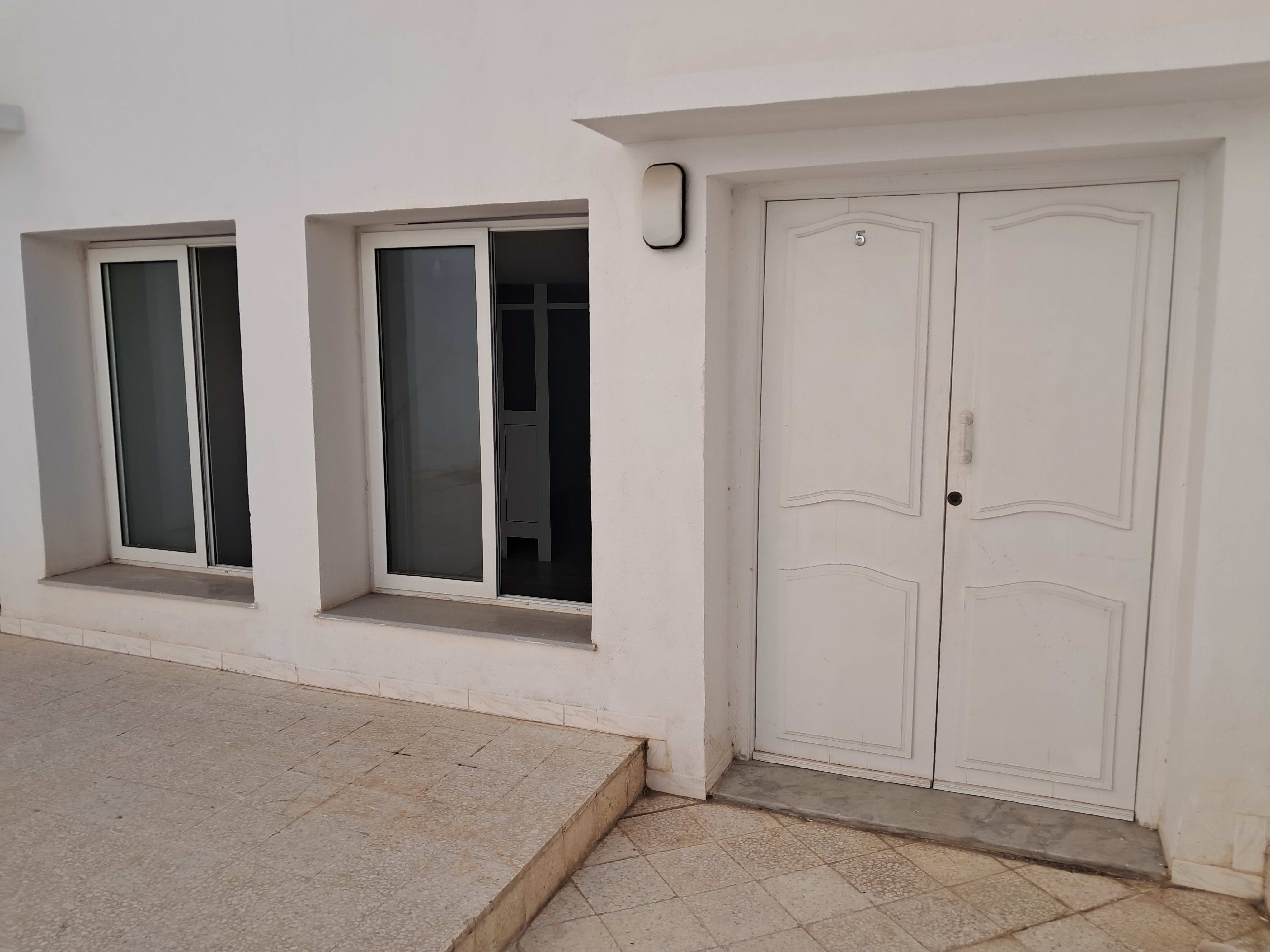 Cite El Khadra Zone urbaine nord Location Appart. 4 pices Appartement    usage bureau   centre urbain nord
