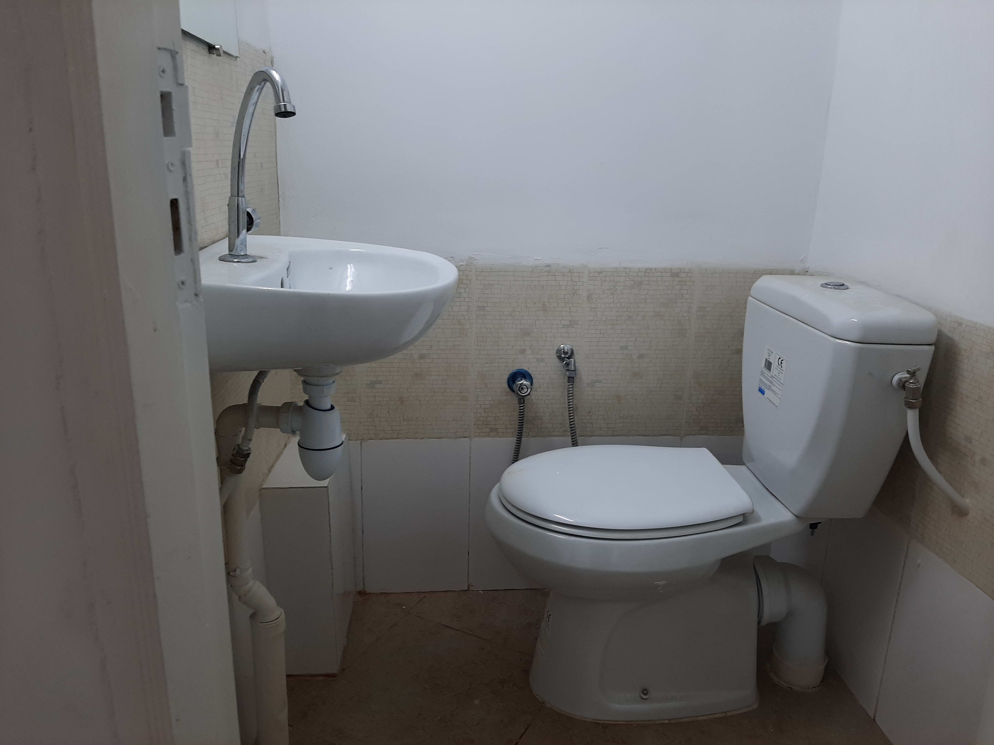 Cite El Khadra Zone urbaine nord Location Appart. 4 pices Appartement    usage bureau   centre urbain nord