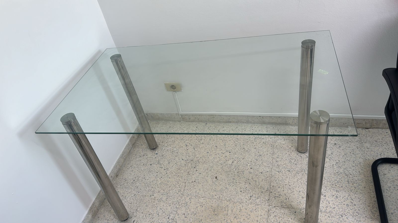 Ariana Ville Ariana Autres meubles Autres Table du bureau