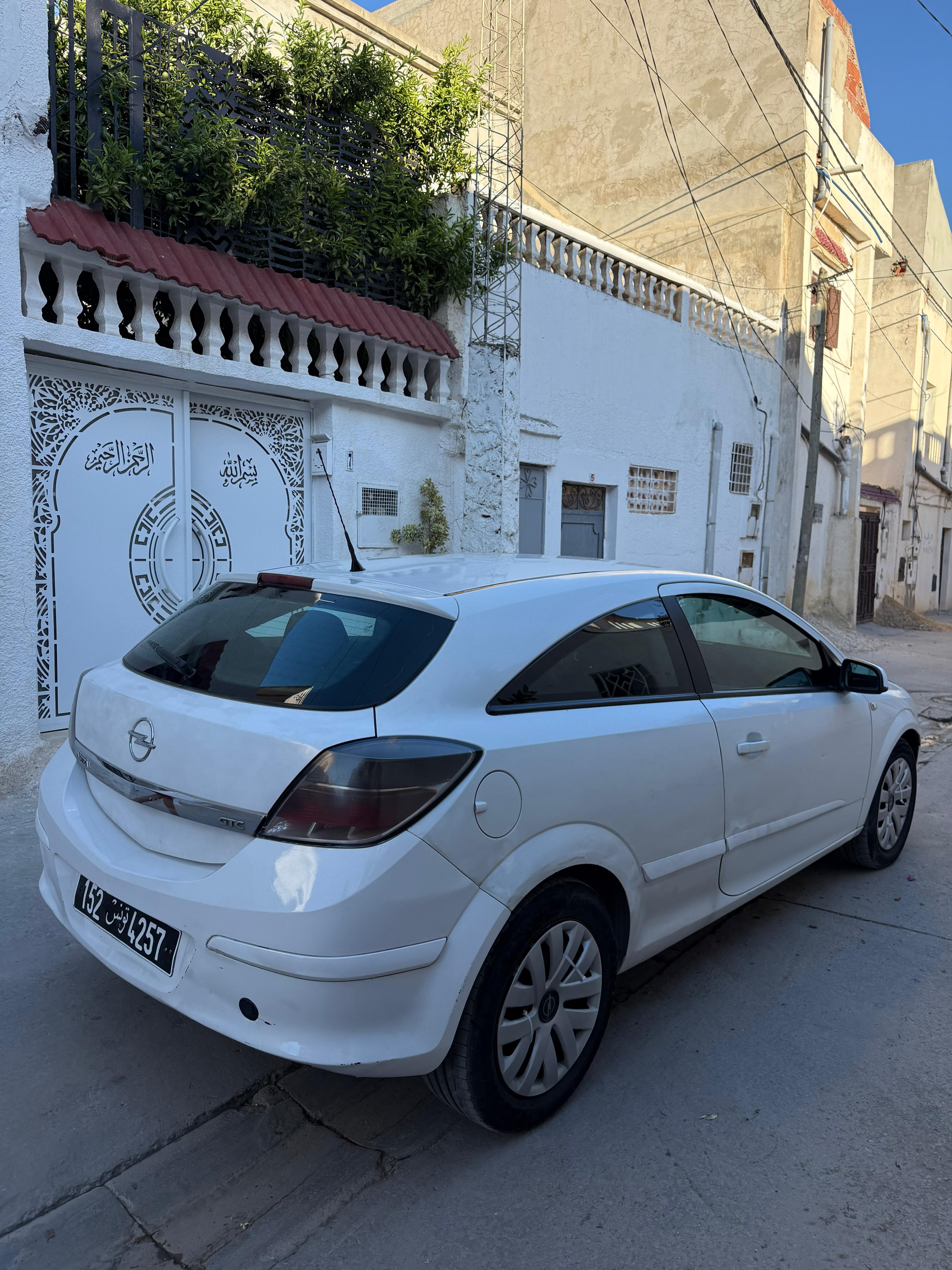 Ettadhamen Cite Ettadhamen Opel Astra Opel astra h3 gtc