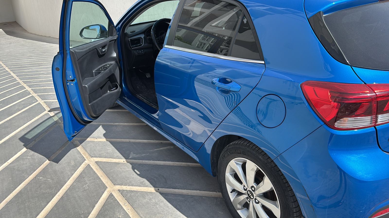 Ezzahra Ezzahra Kia Rio Kia rio trs bonne etat