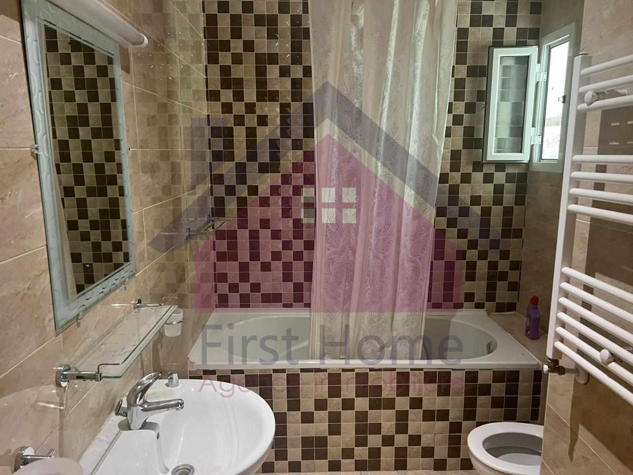 La Marsa El Aouina Location Appart. 4 pices Spacieux appartement s3