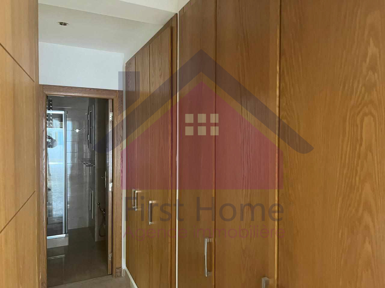 La Marsa El Aouina Location Appart. 4 pices Spacieux appartement s3
