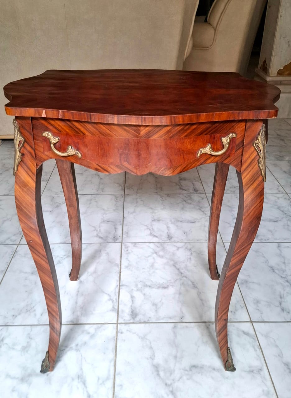 Ezzouhour (Tunis) Cite Ezzouhour Salon - Salle  manger  Tables Table d appoint louis xv bois ornements bronze
