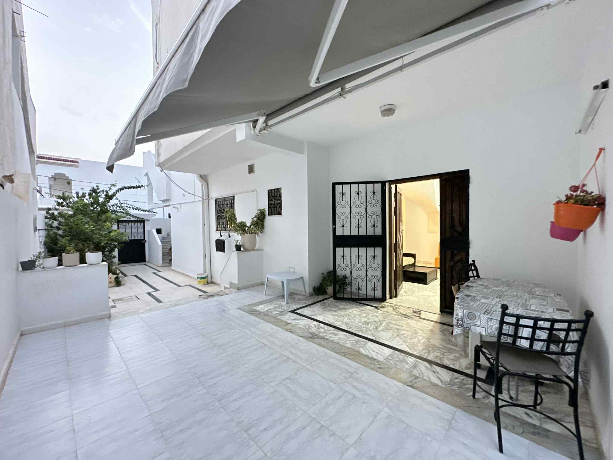 La Soukra Borj Louzir Location Appart. 4 pices Duplex s3 meubl  la soukra borj louzir