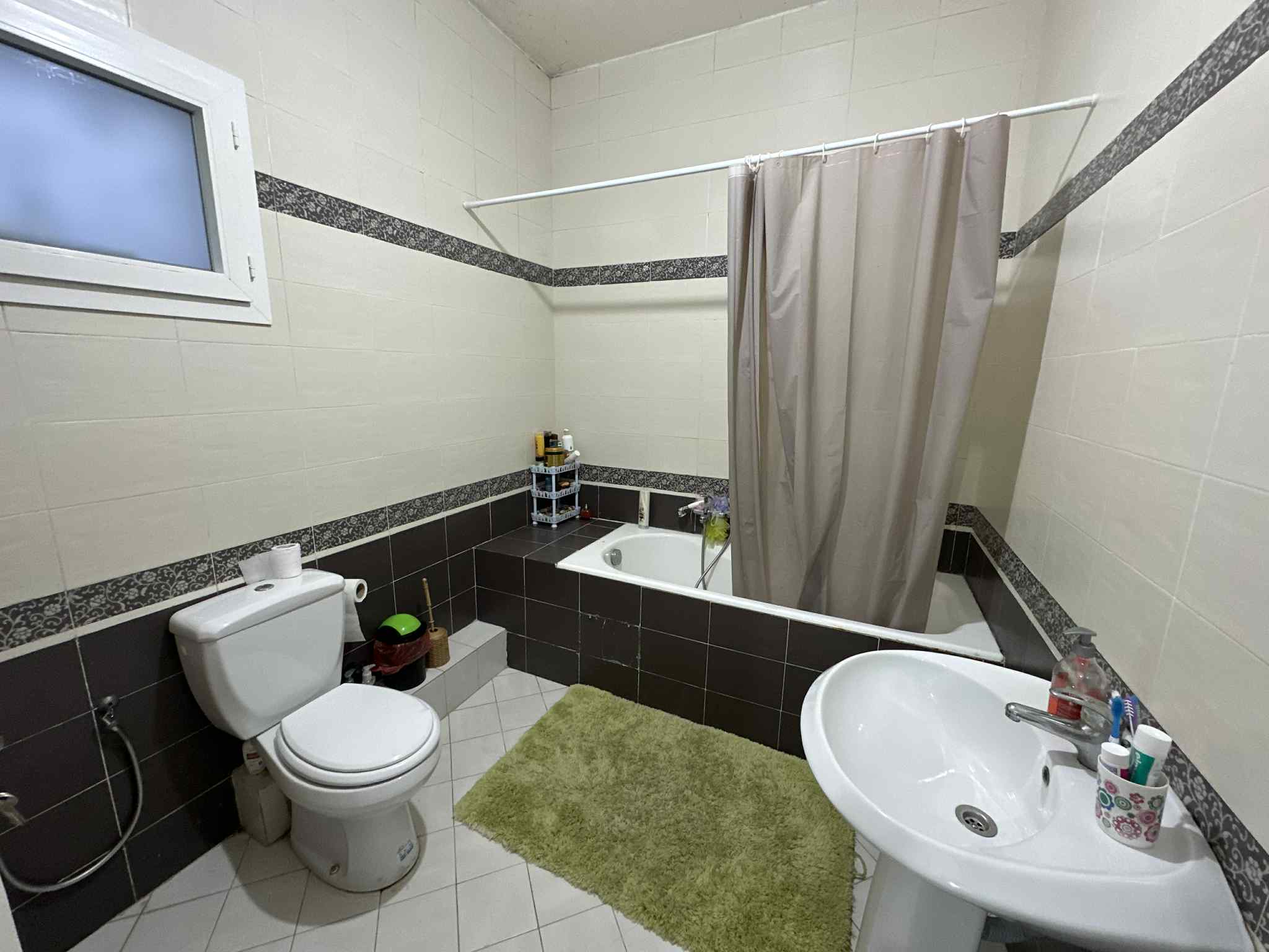 La Soukra Borj Louzir Location Appart. 4 pices Duplex s3 meubl  la soukra borj louzir