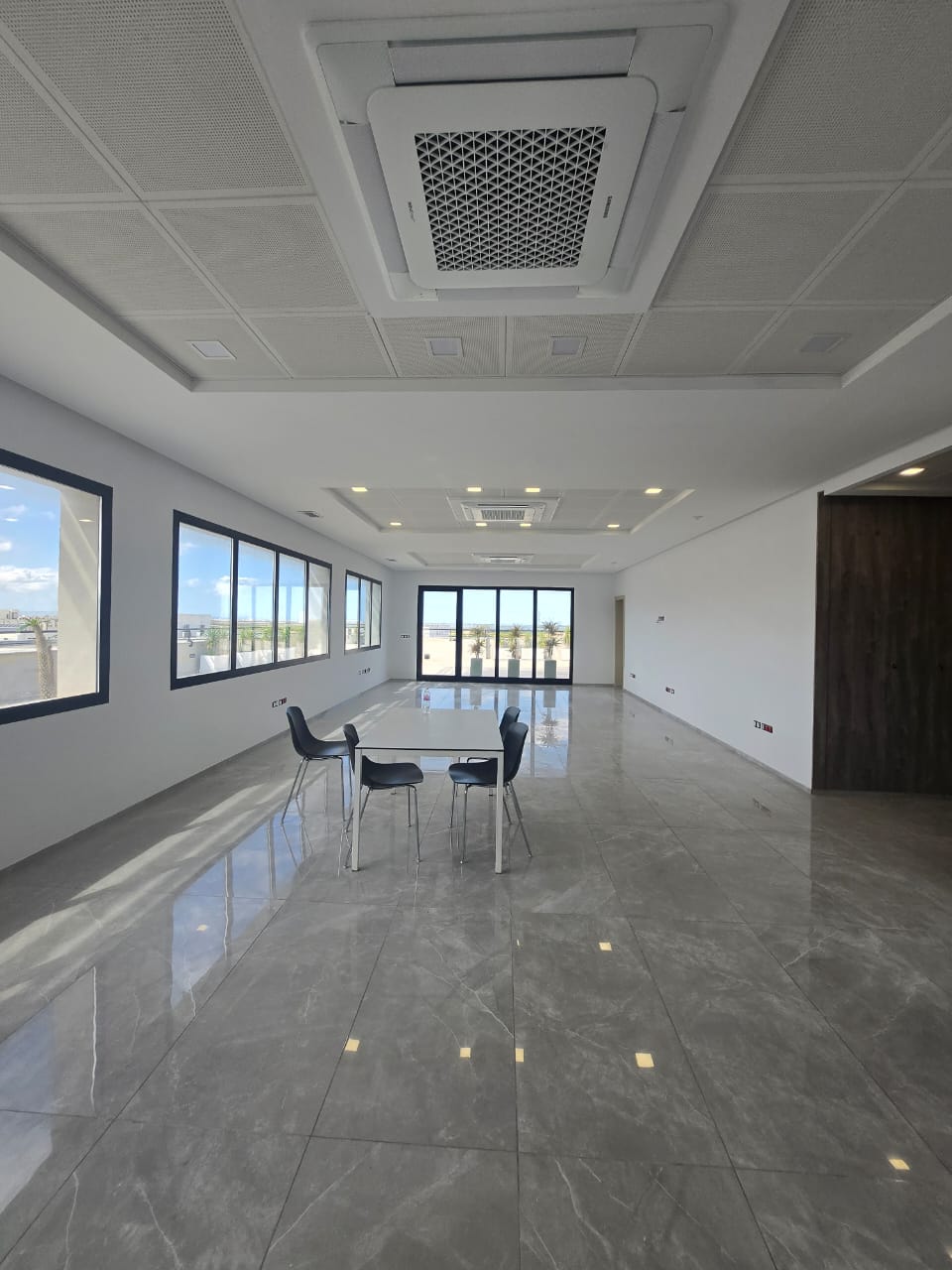 Raoued Cite El Ghazala 2 Bureaux & Commerces Bureau Super immeuble high tech  pole la gazelle