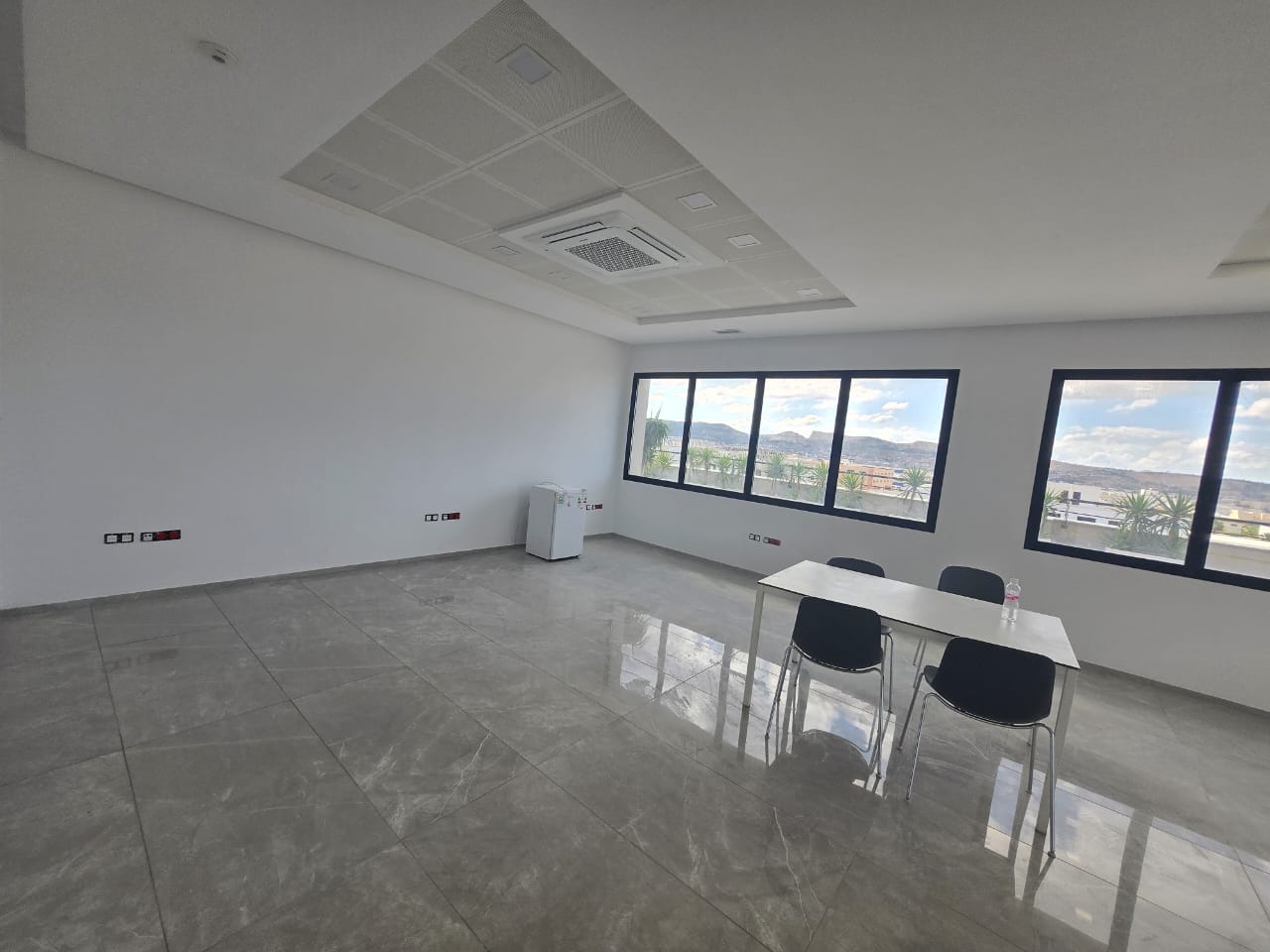 Raoued Cite El Ghazala 2 Bureaux & Commerces Bureau Super immeuble high tech  pole la gazelle