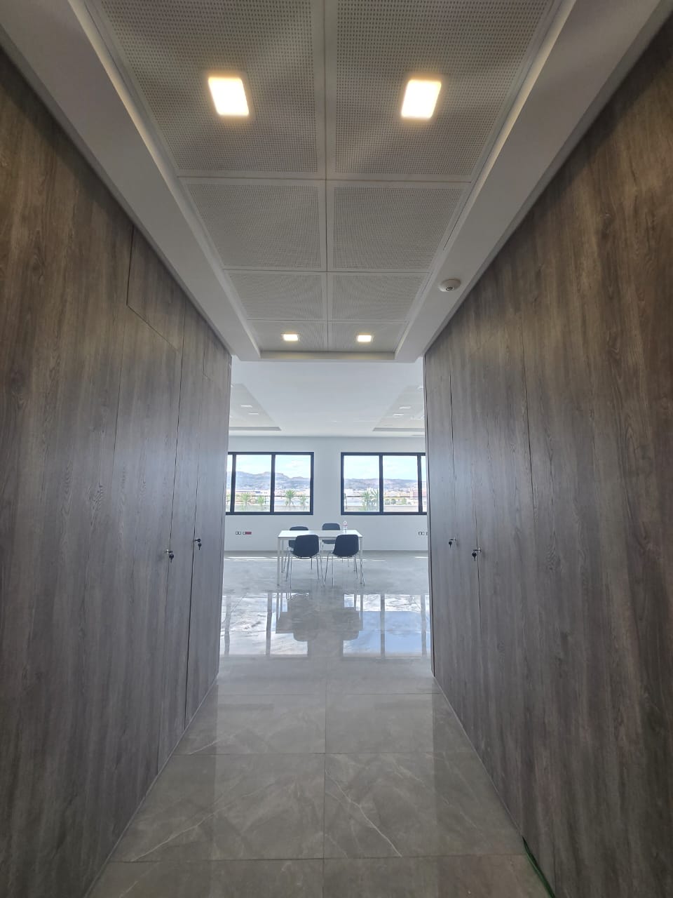 Raoued Cite El Ghazala 2 Bureaux & Commerces Bureau Open space 1220 m2 high tech au pole la gazelle