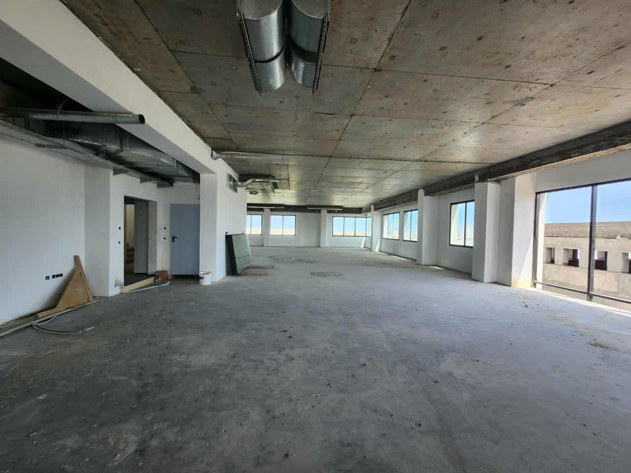 Raoued Cite El Ghazala 2 Bureaux & Commerces Bureau Bureau 2440 m2 ths  pole la gazelle